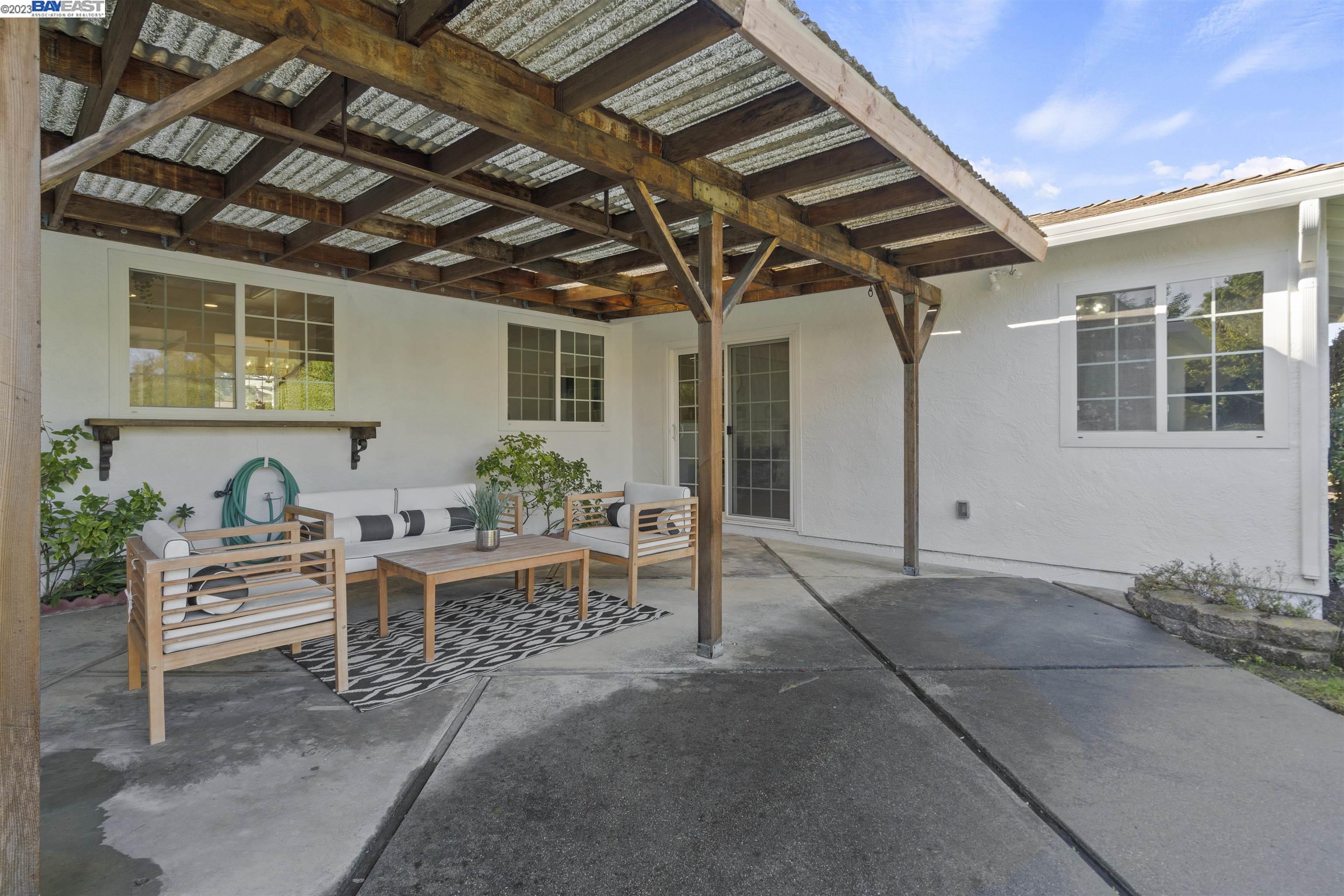 1283 Stephanie Ct