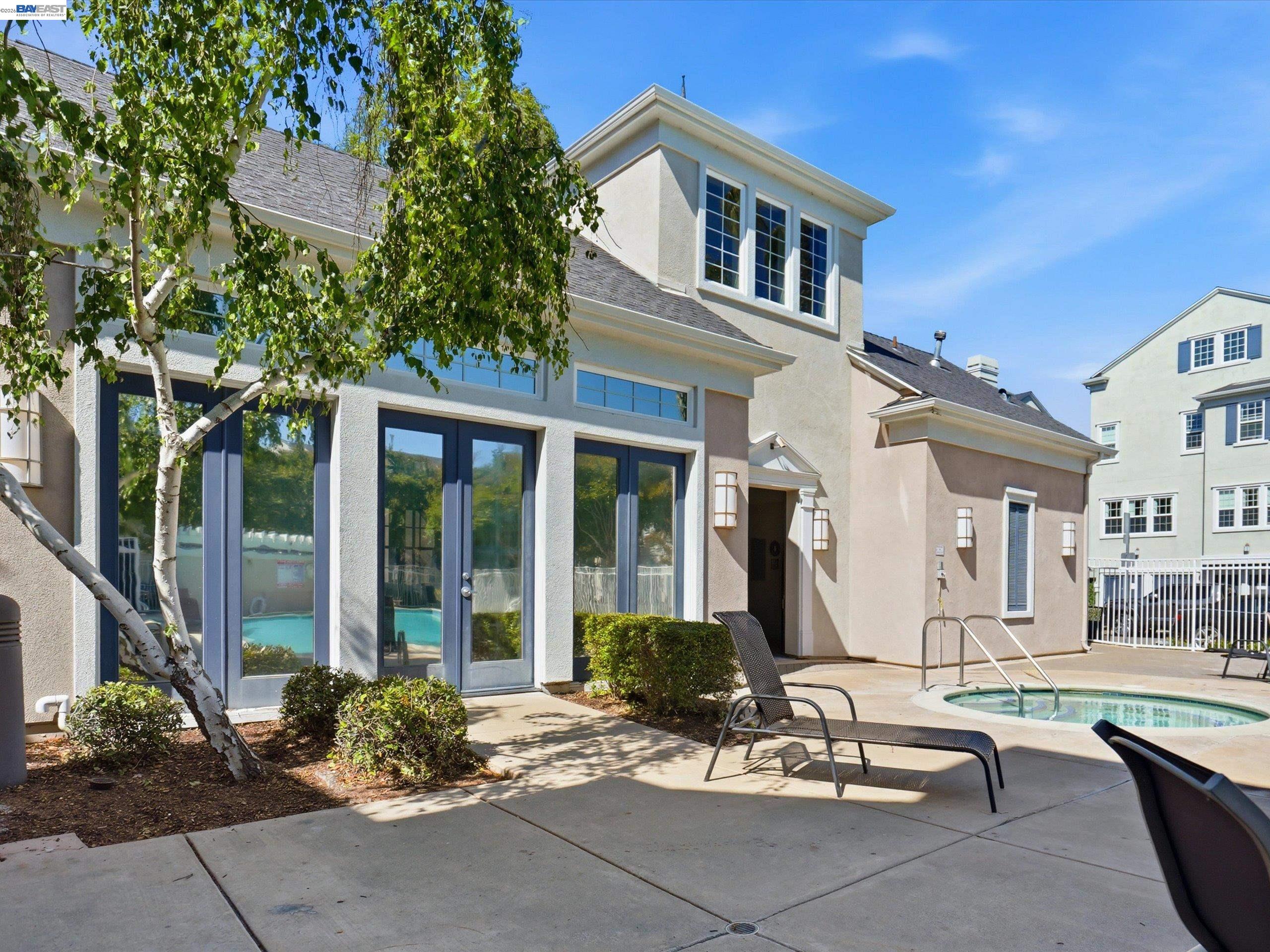 3760 Central Pkwy