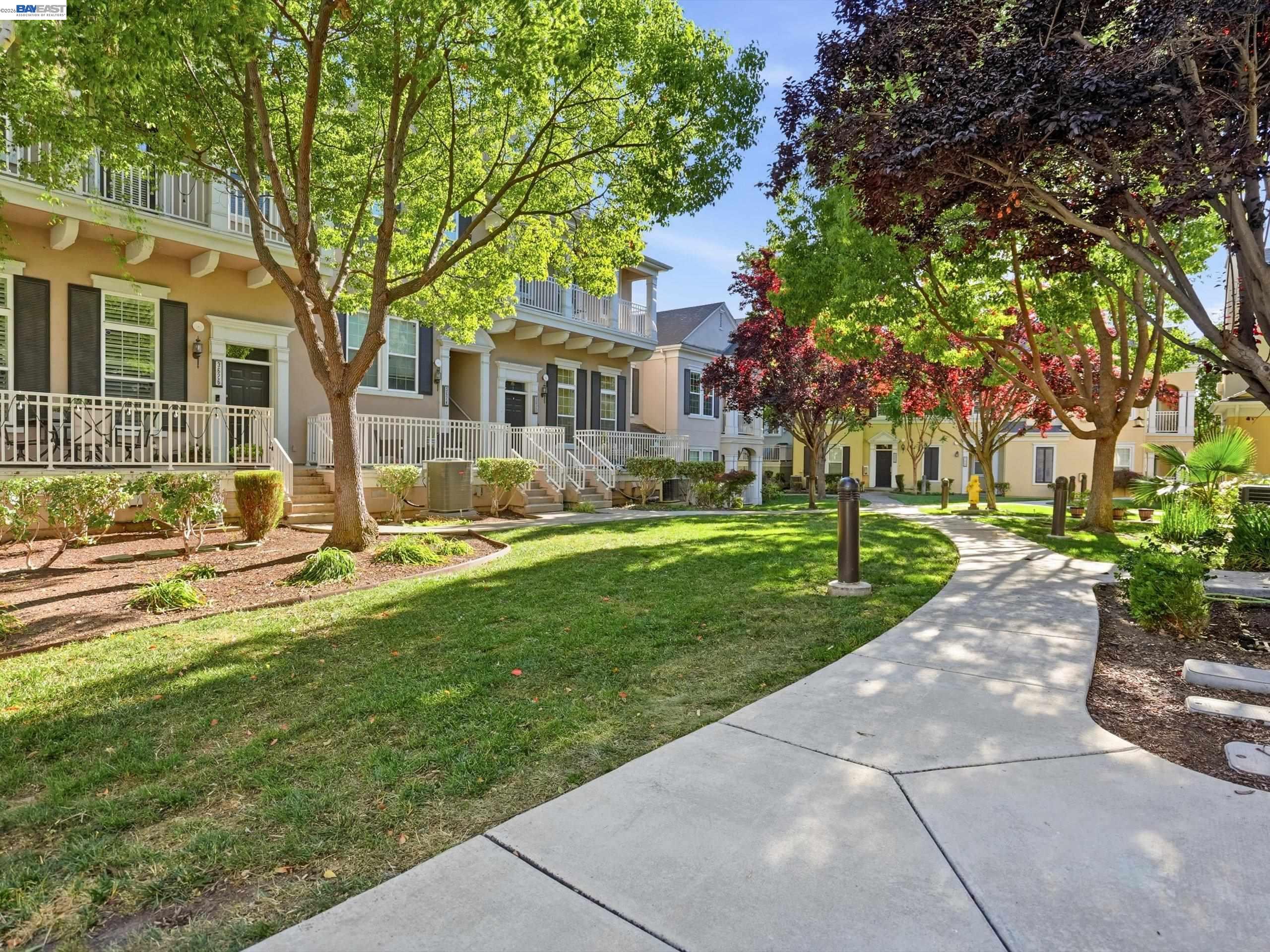 3760 Central Pkwy