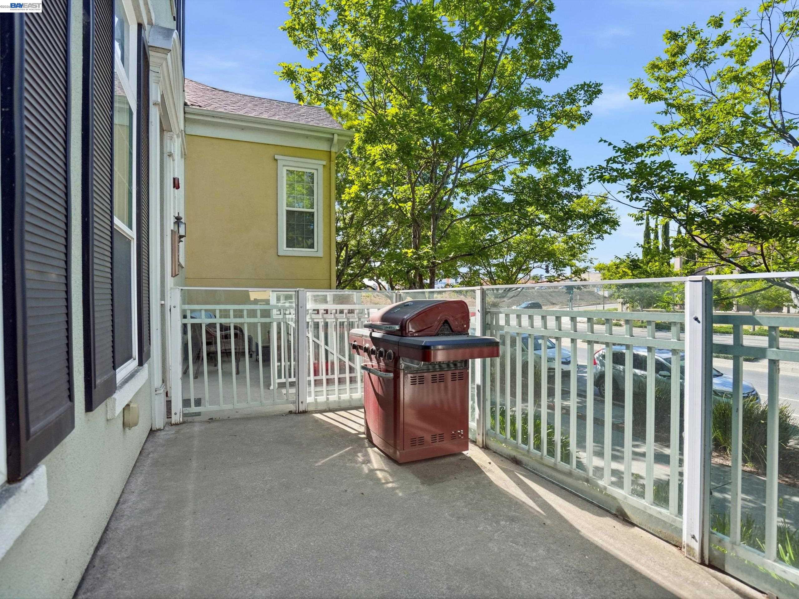 3760 Central Pkwy