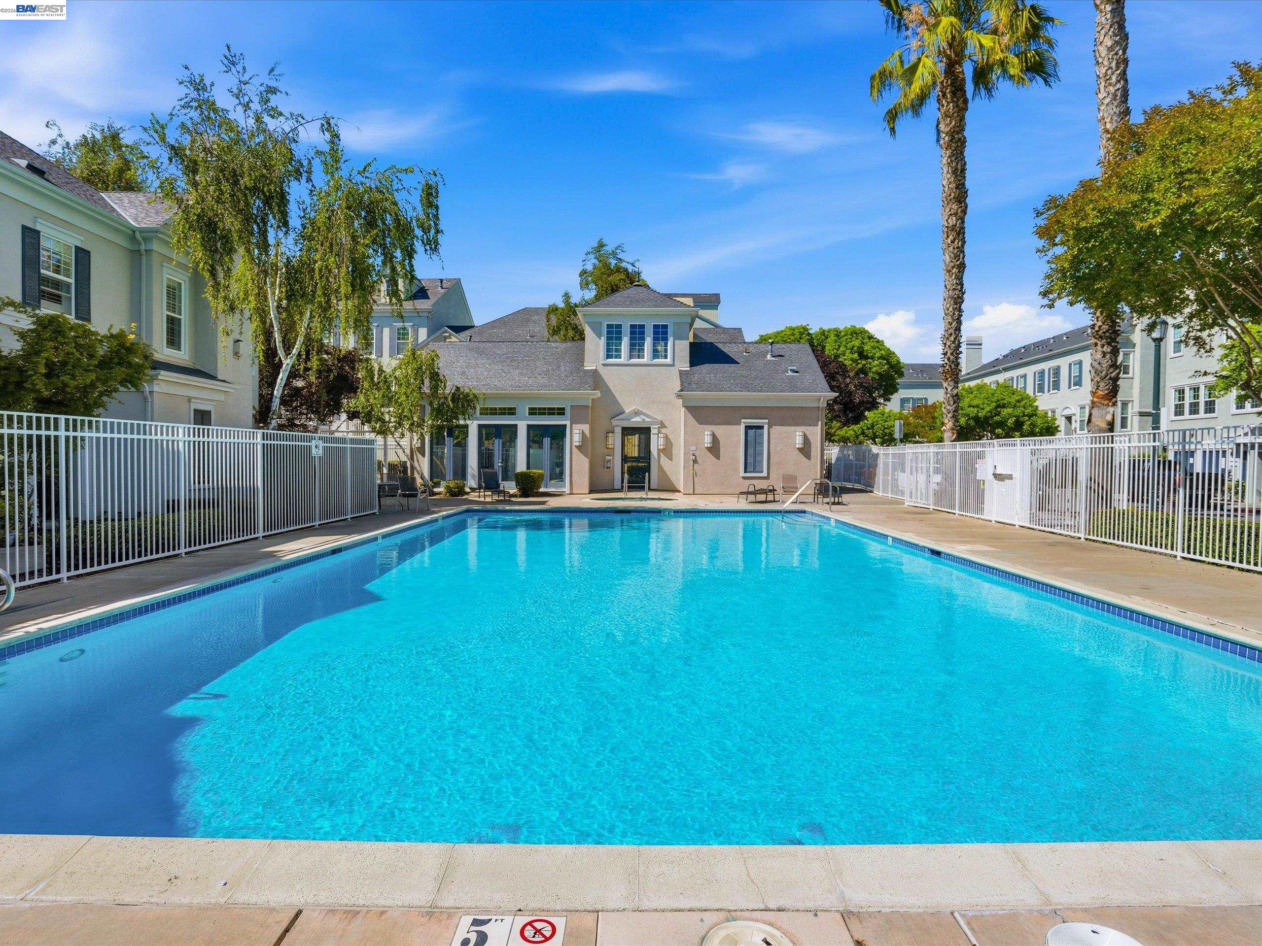 3760 Central Pkwy