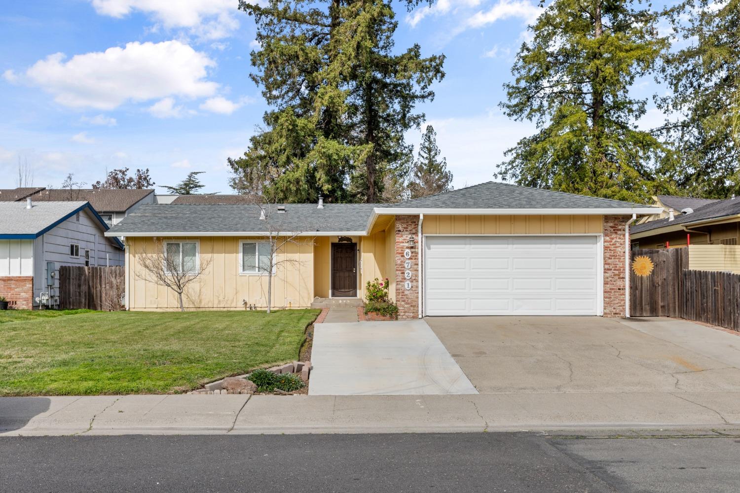 6721 Lindbrook Way