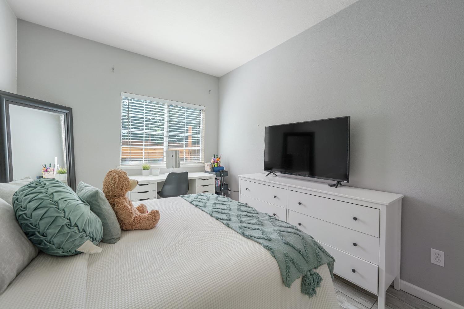 5032 Earlcort Circle