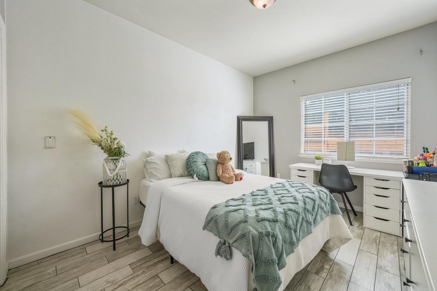 5032 Earlcort Circle