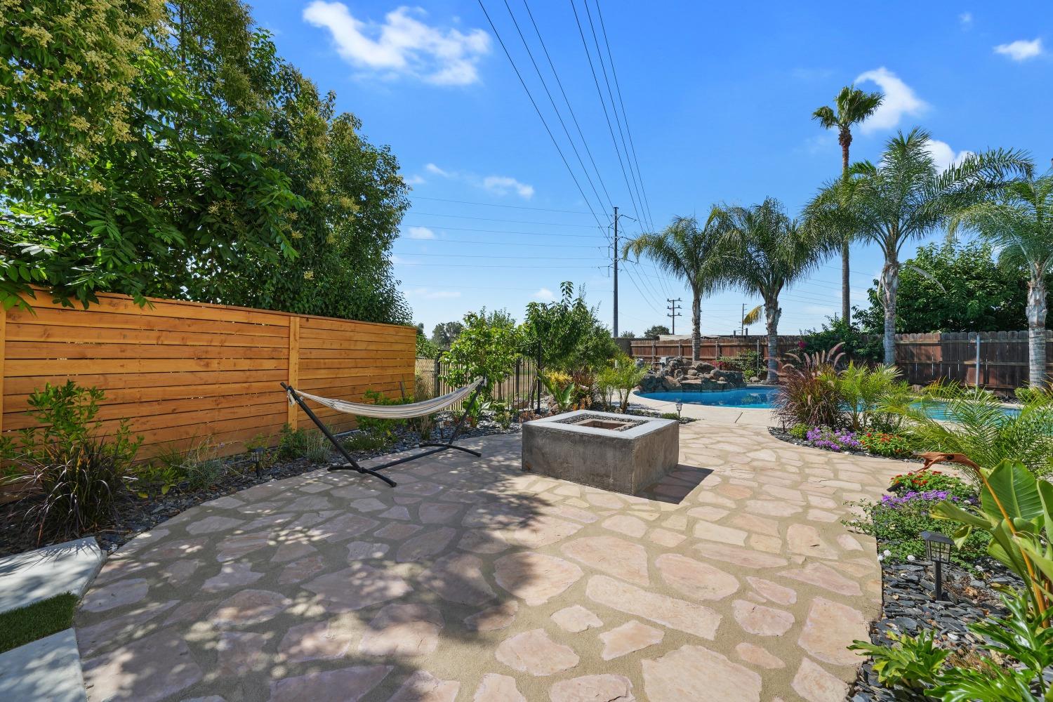 5032 Earlcort Circle