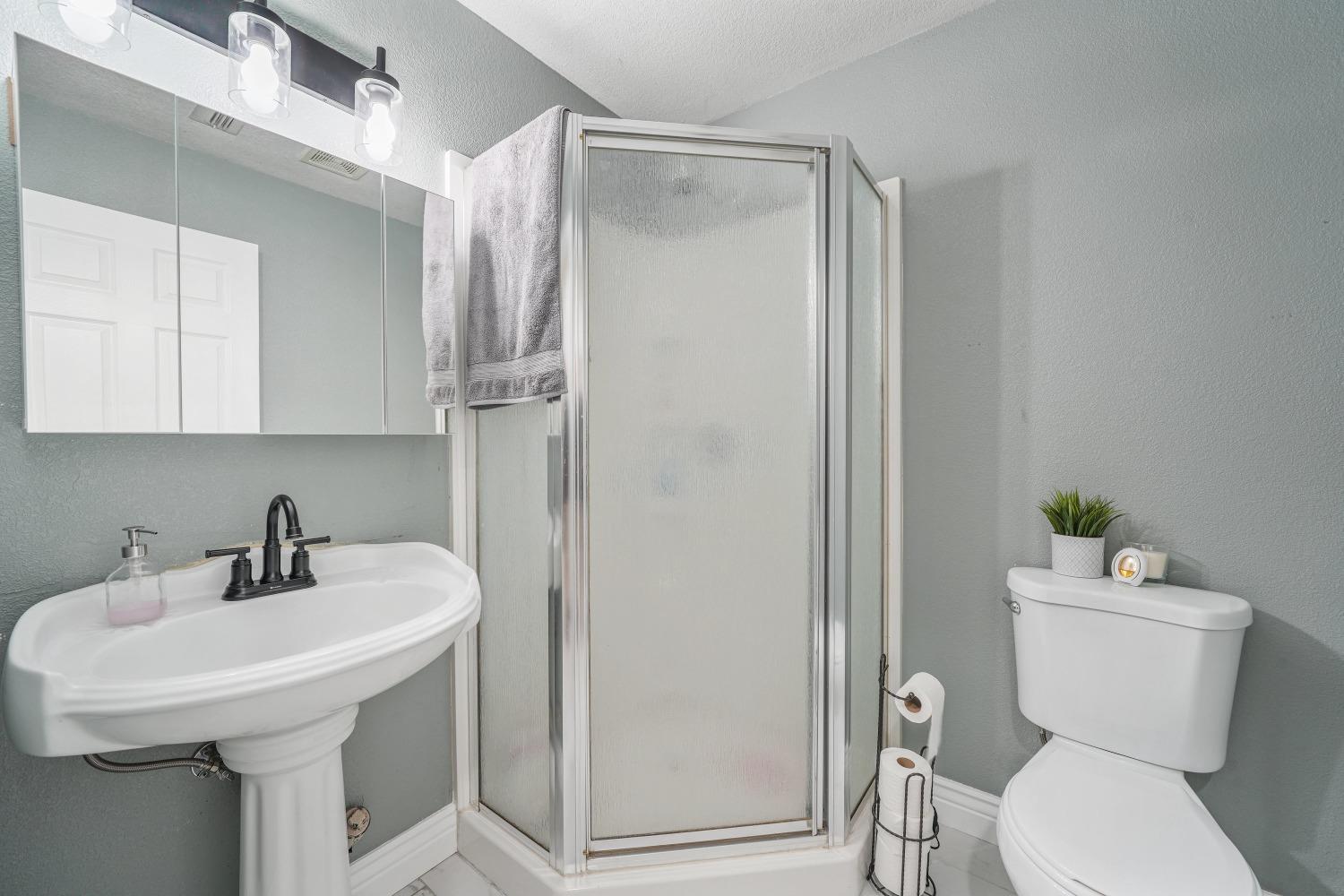 5032 Earlcort Circle