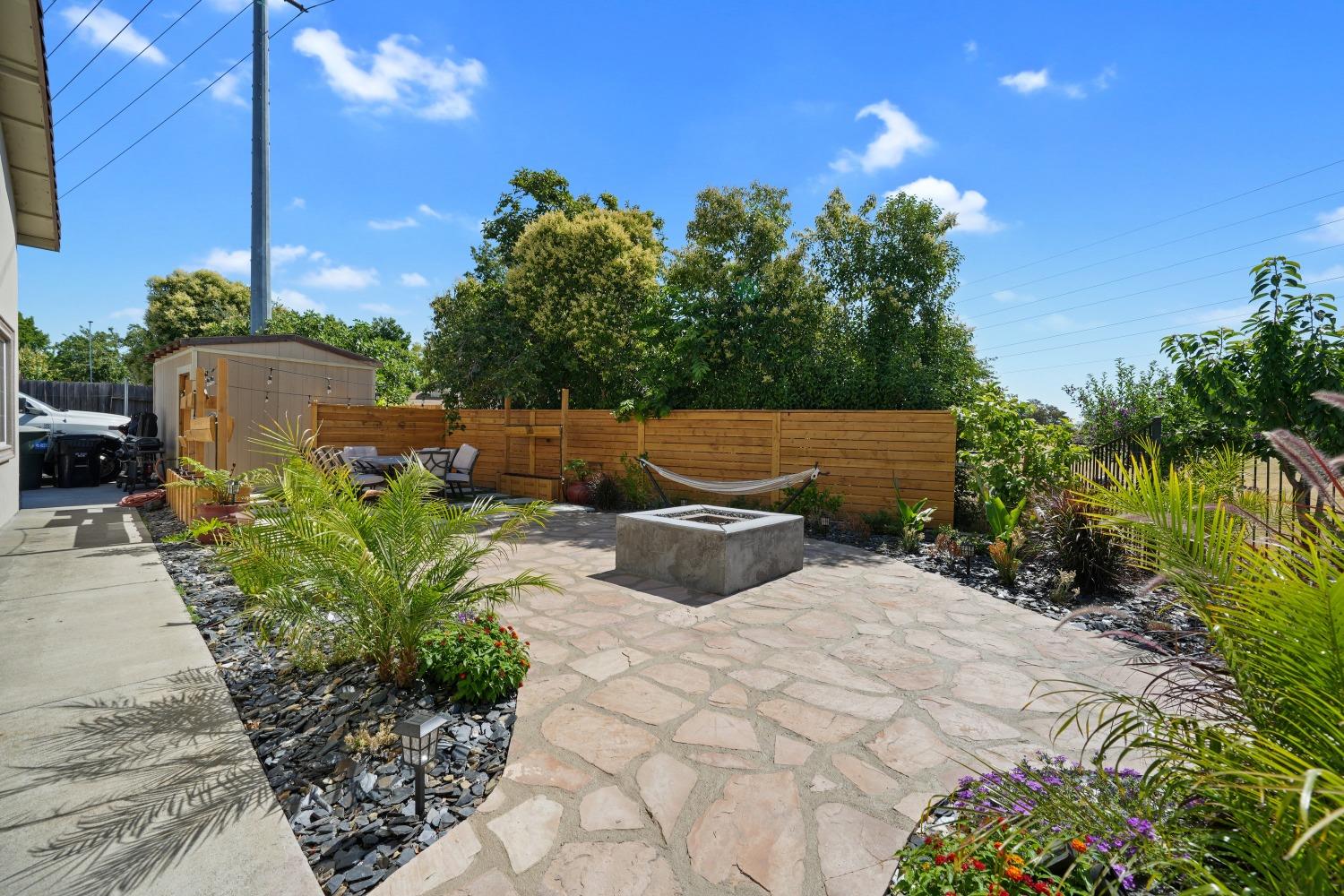 5032 Earlcort Circle