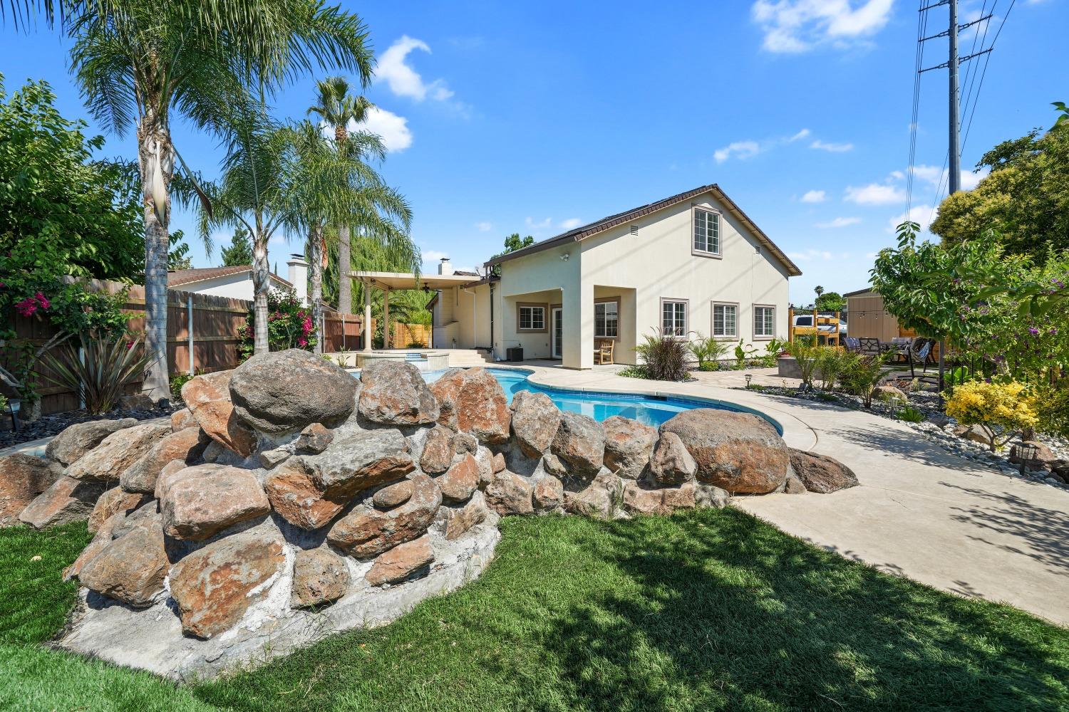 5032 Earlcort Circle