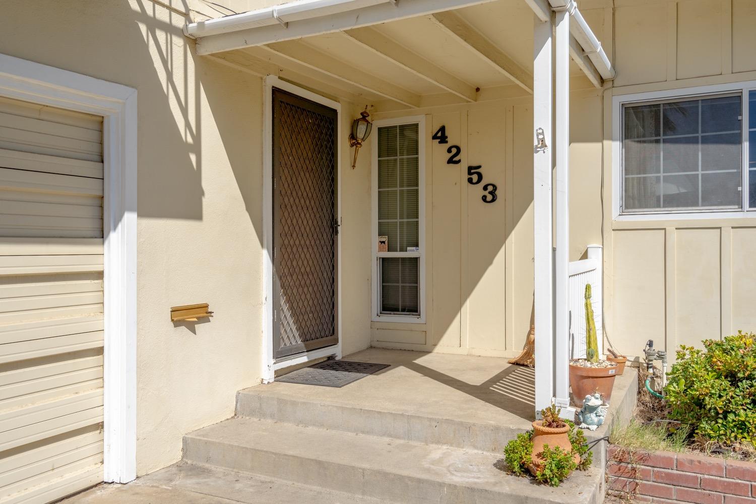 4253 De Costa Avenue