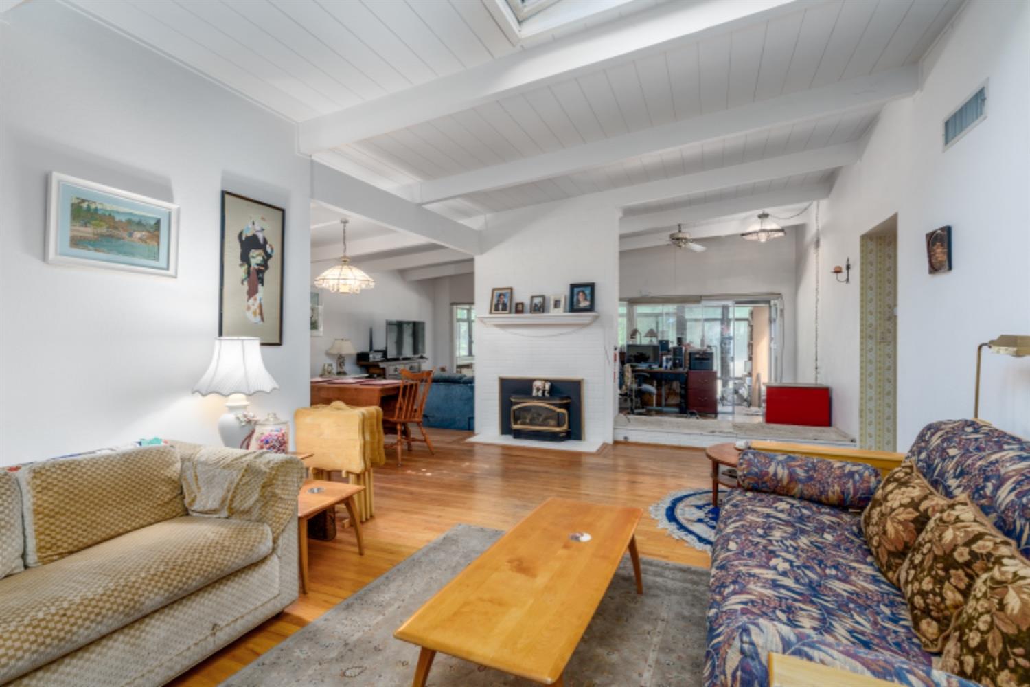 4253 De Costa Avenue