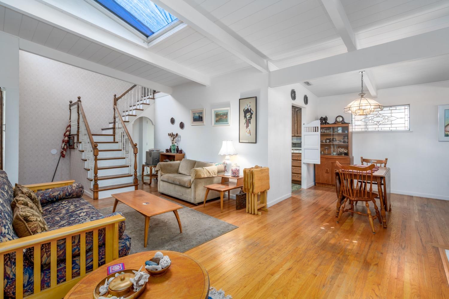 4253 De Costa Avenue