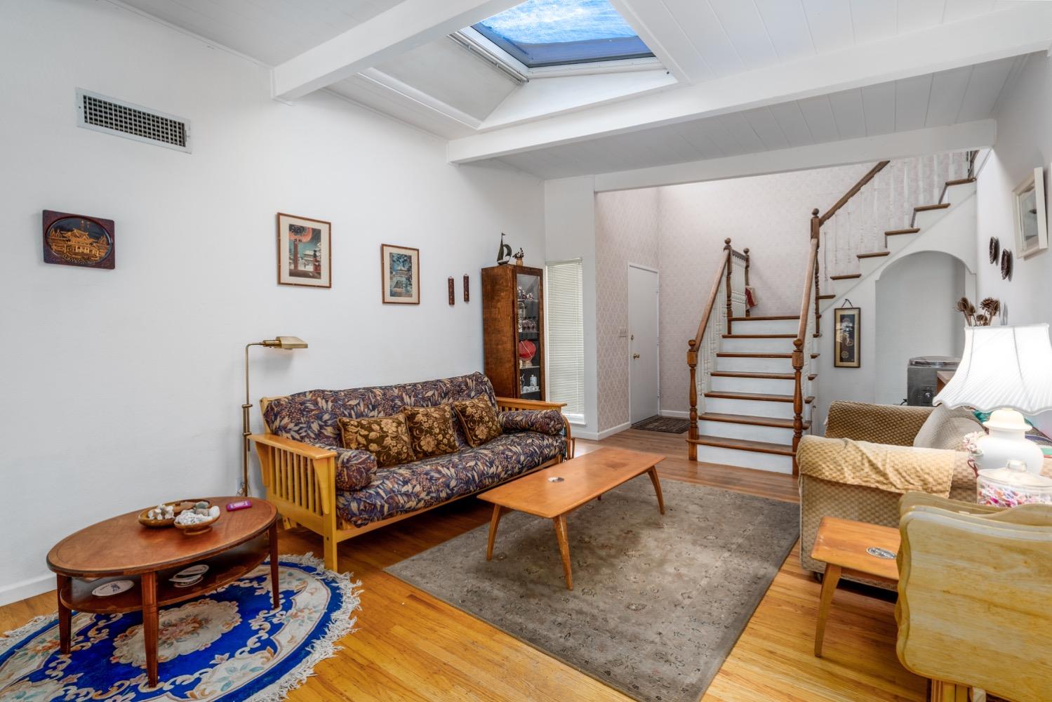 4253 De Costa Avenue