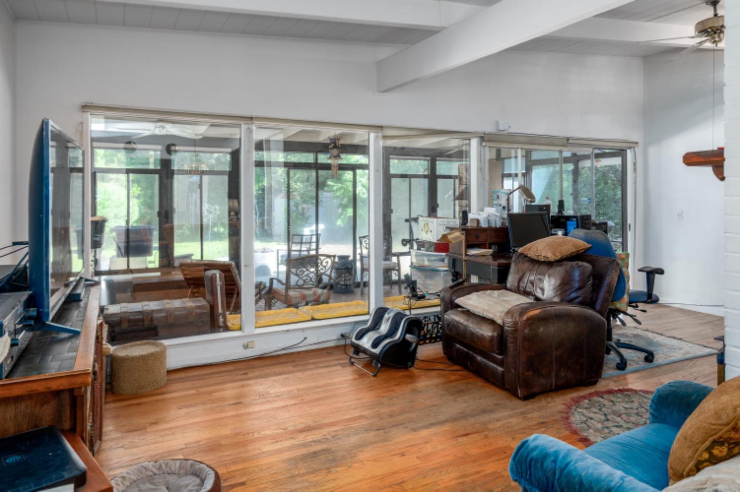 4253 De Costa Avenue