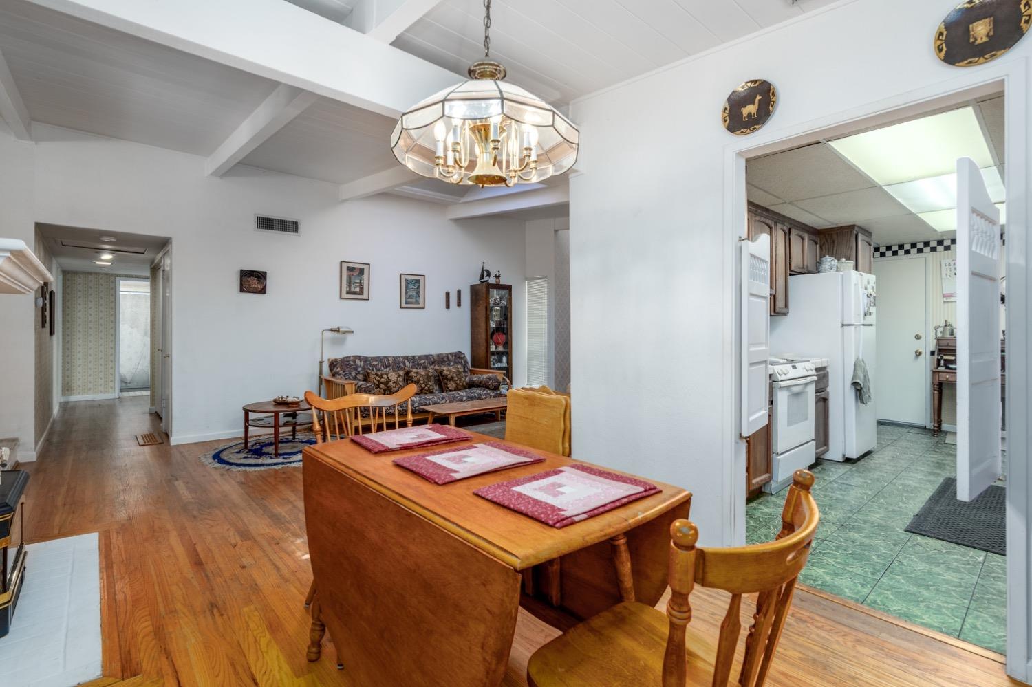 4253 De Costa Avenue