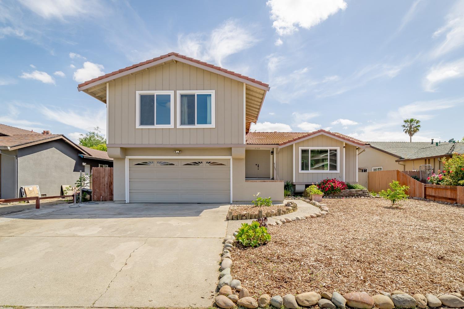 684 Los Lunas Way