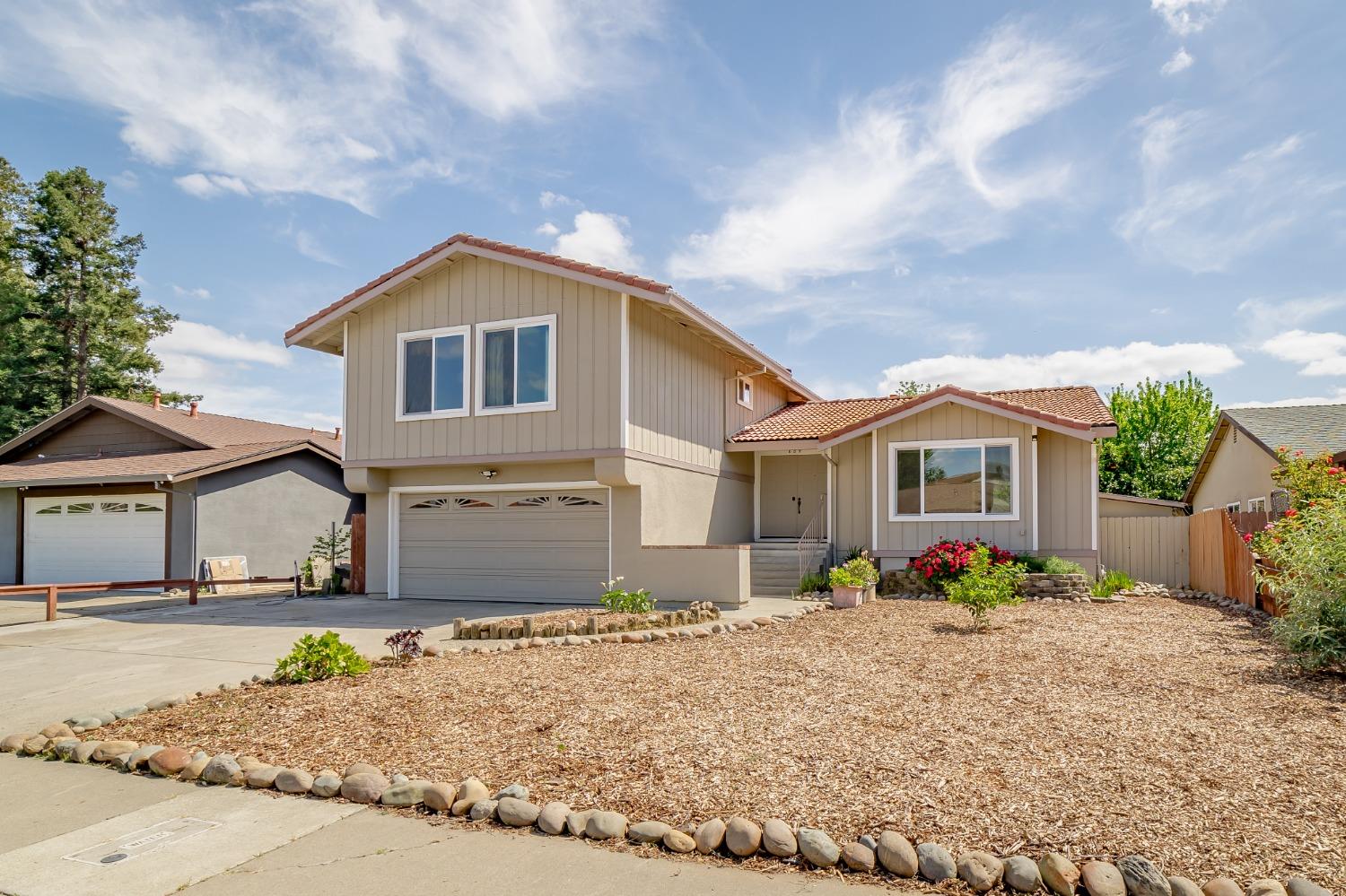 684 Los Lunas Way