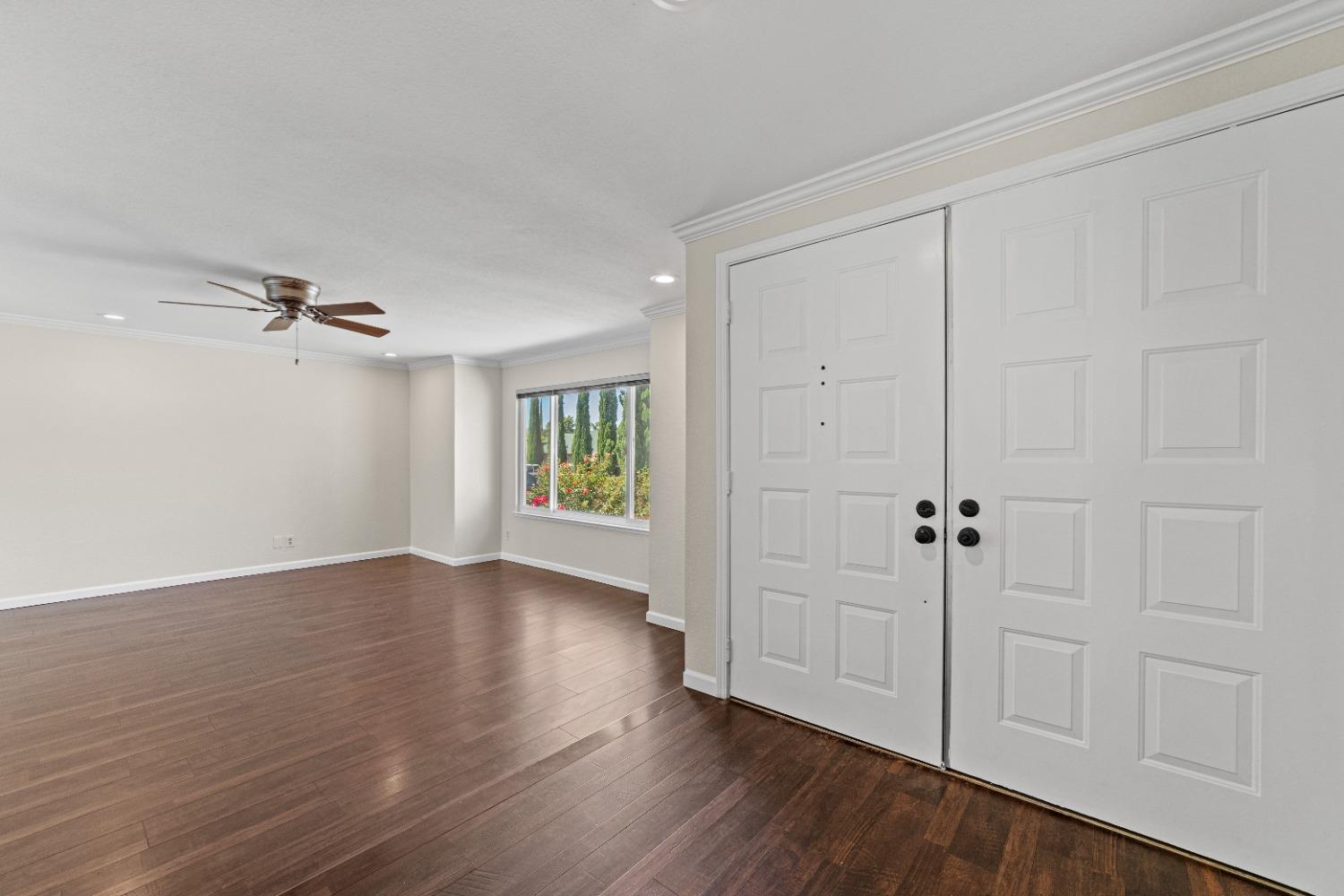 684 Los Lunas Way