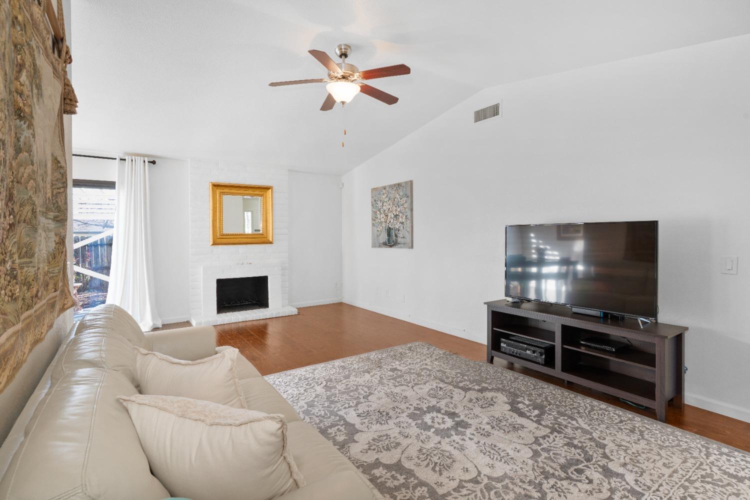 10024 Biscanewoods Way