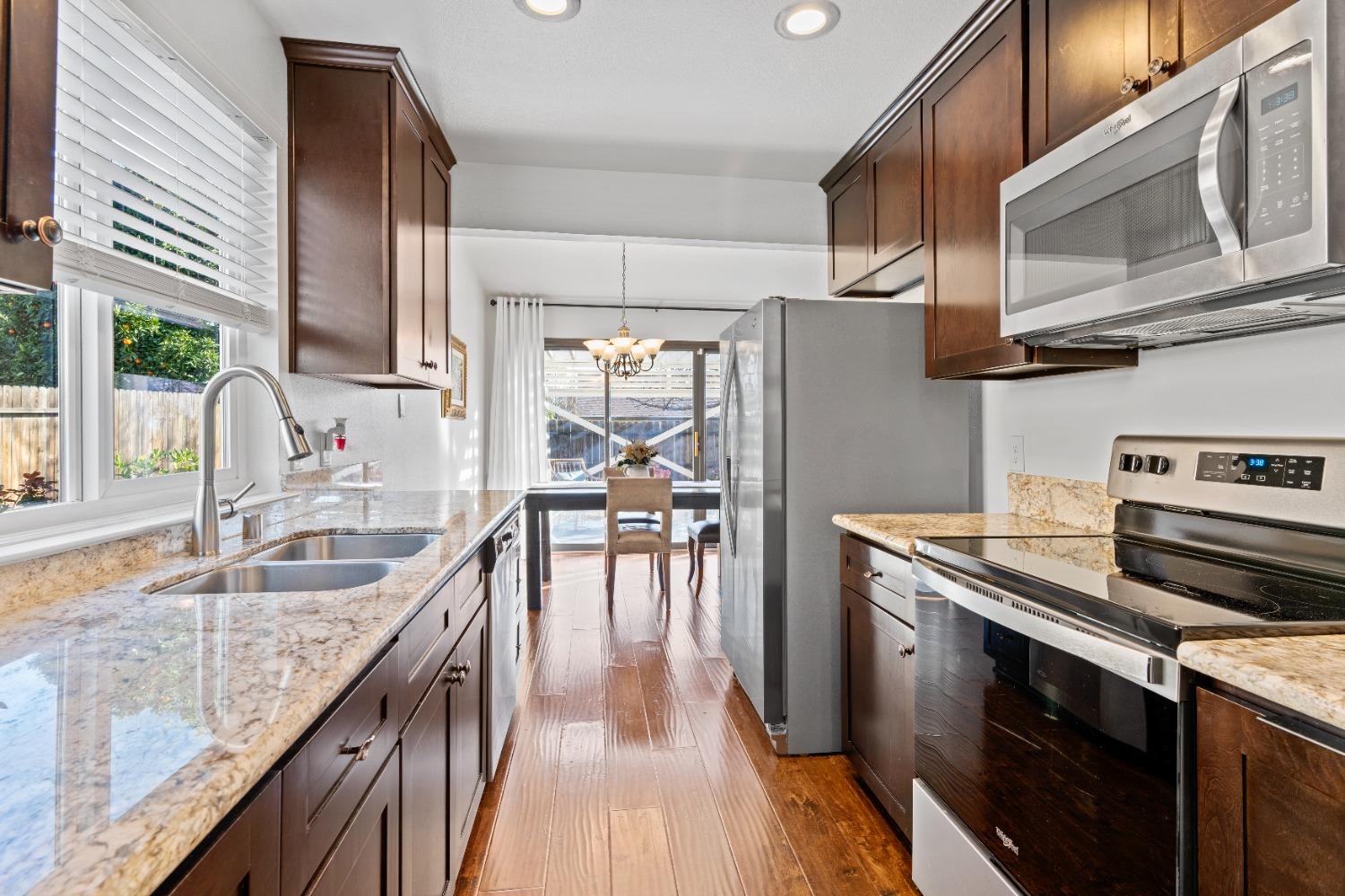 10024 Biscanewoods Way