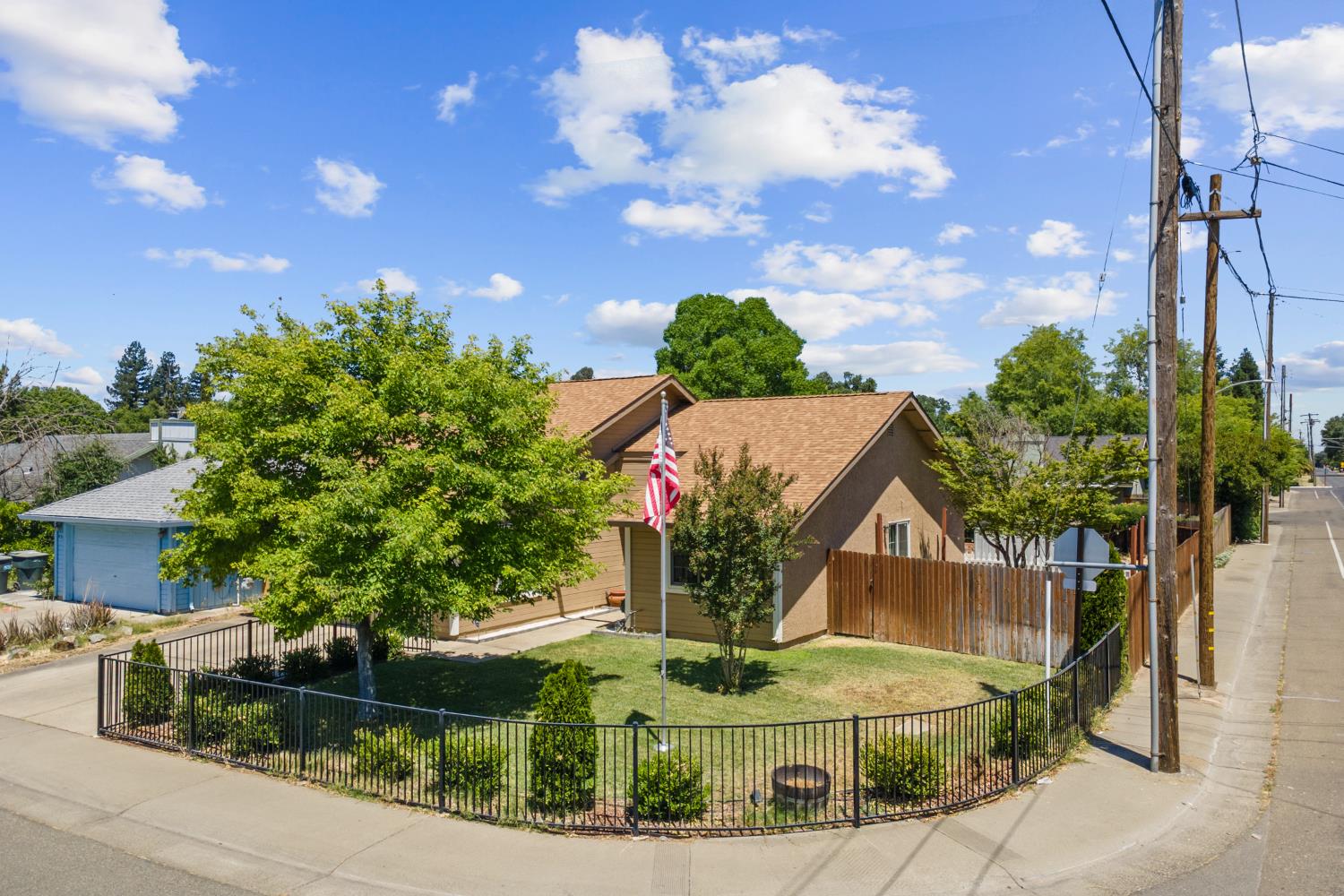 935 Anderson Wood Way