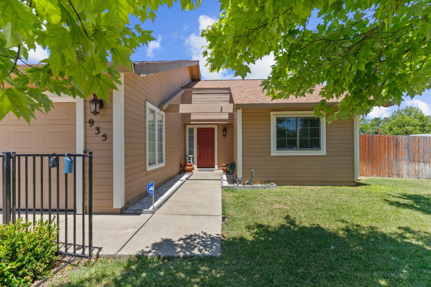 935 Anderson Wood Way