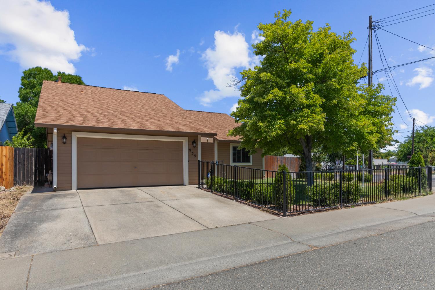 935 Anderson Wood Way