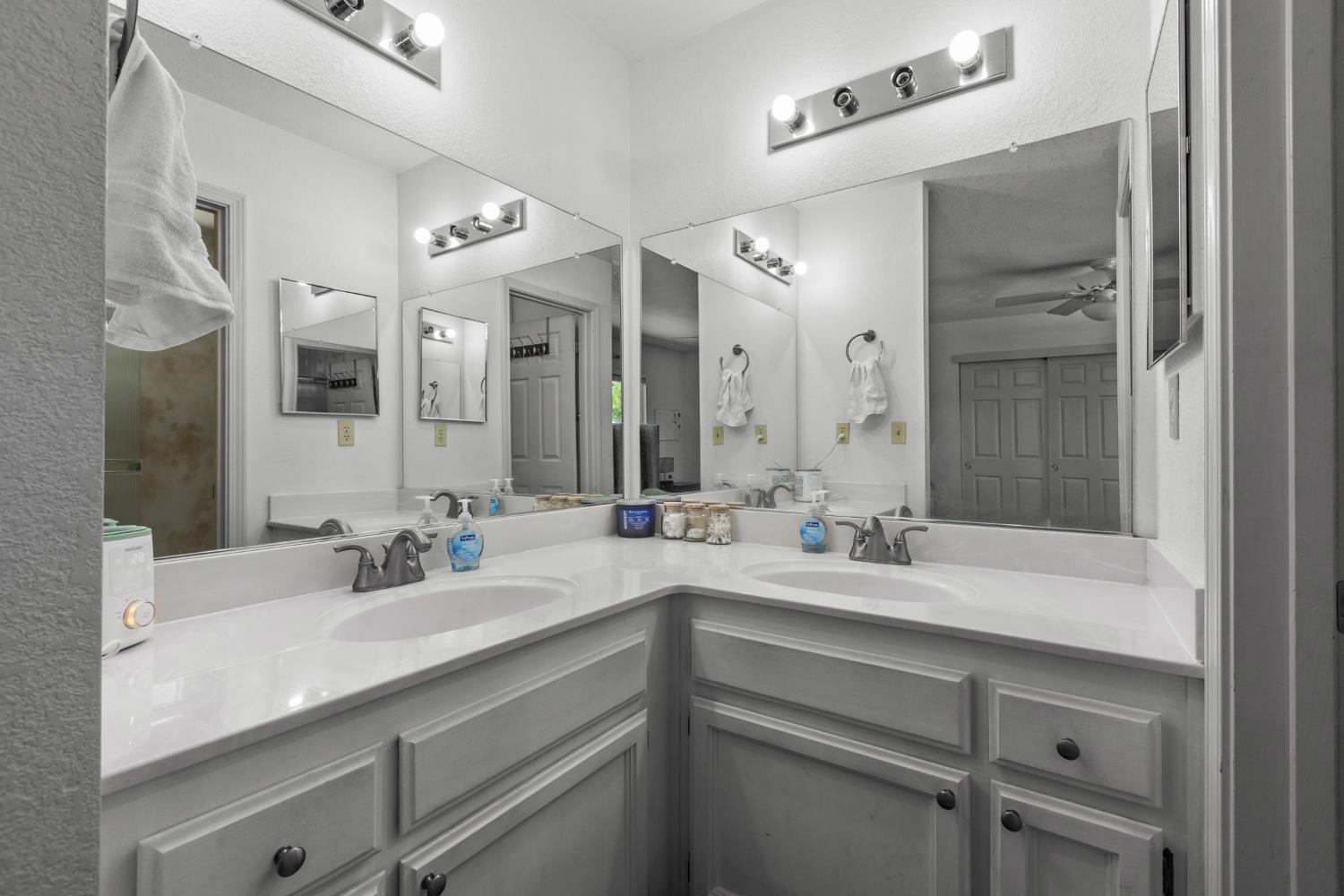 935 Anderson Wood Way