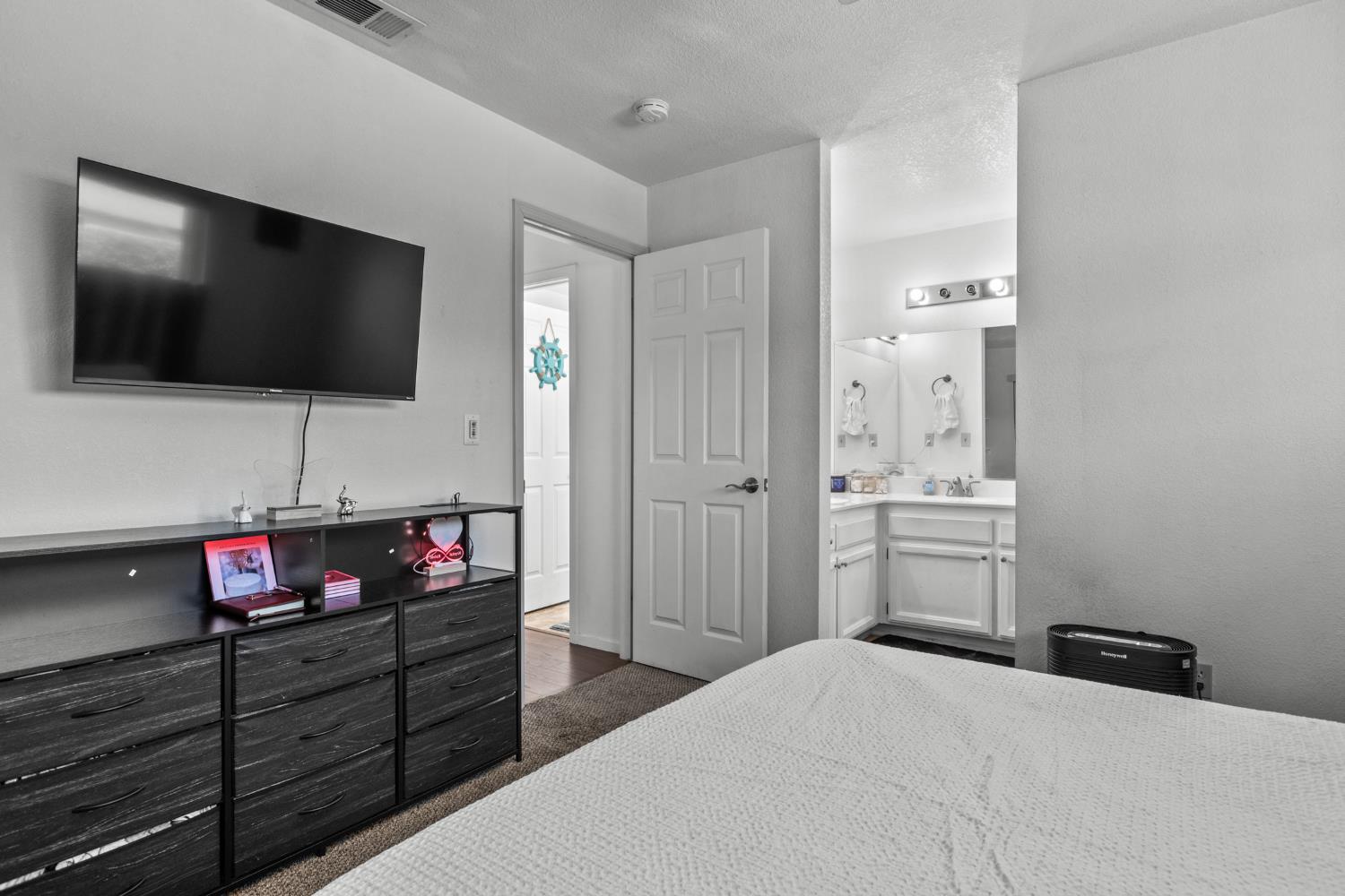 935 Anderson Wood Way