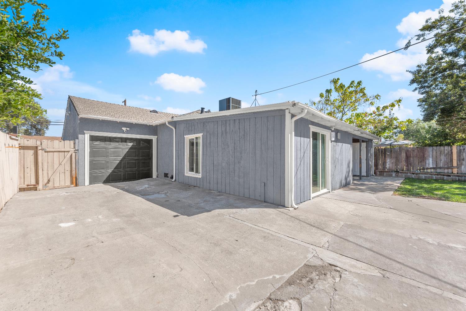 6212 Sampson Boulevard