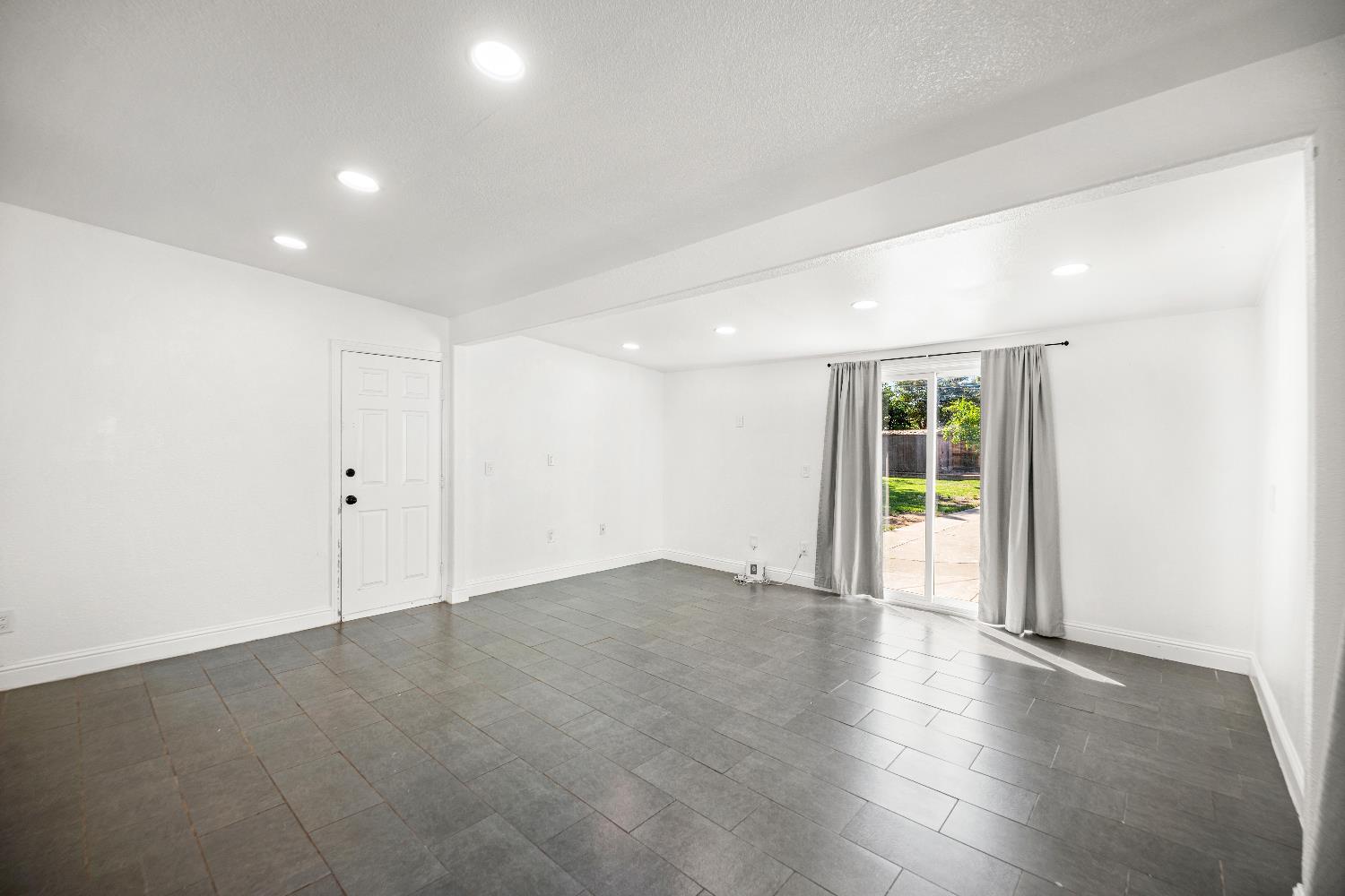 6212 Sampson Boulevard