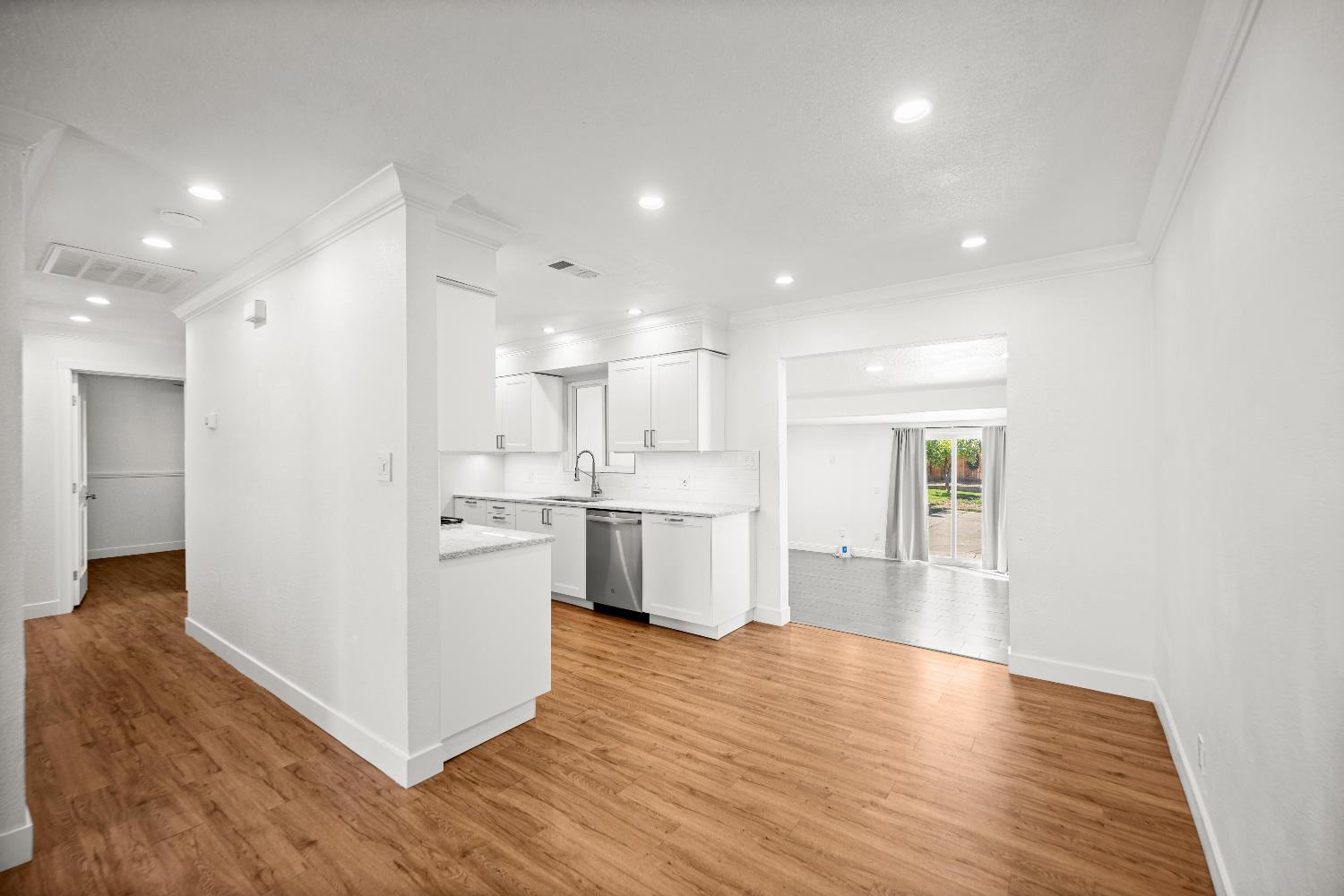 6212 Sampson Boulevard