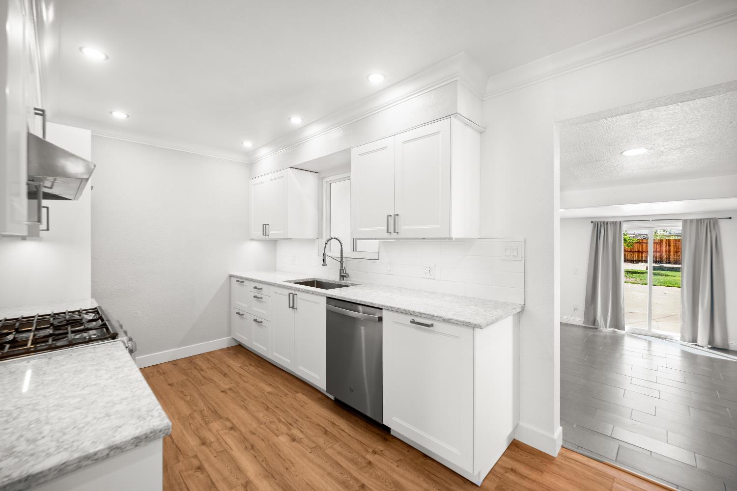 6212 Sampson Boulevard