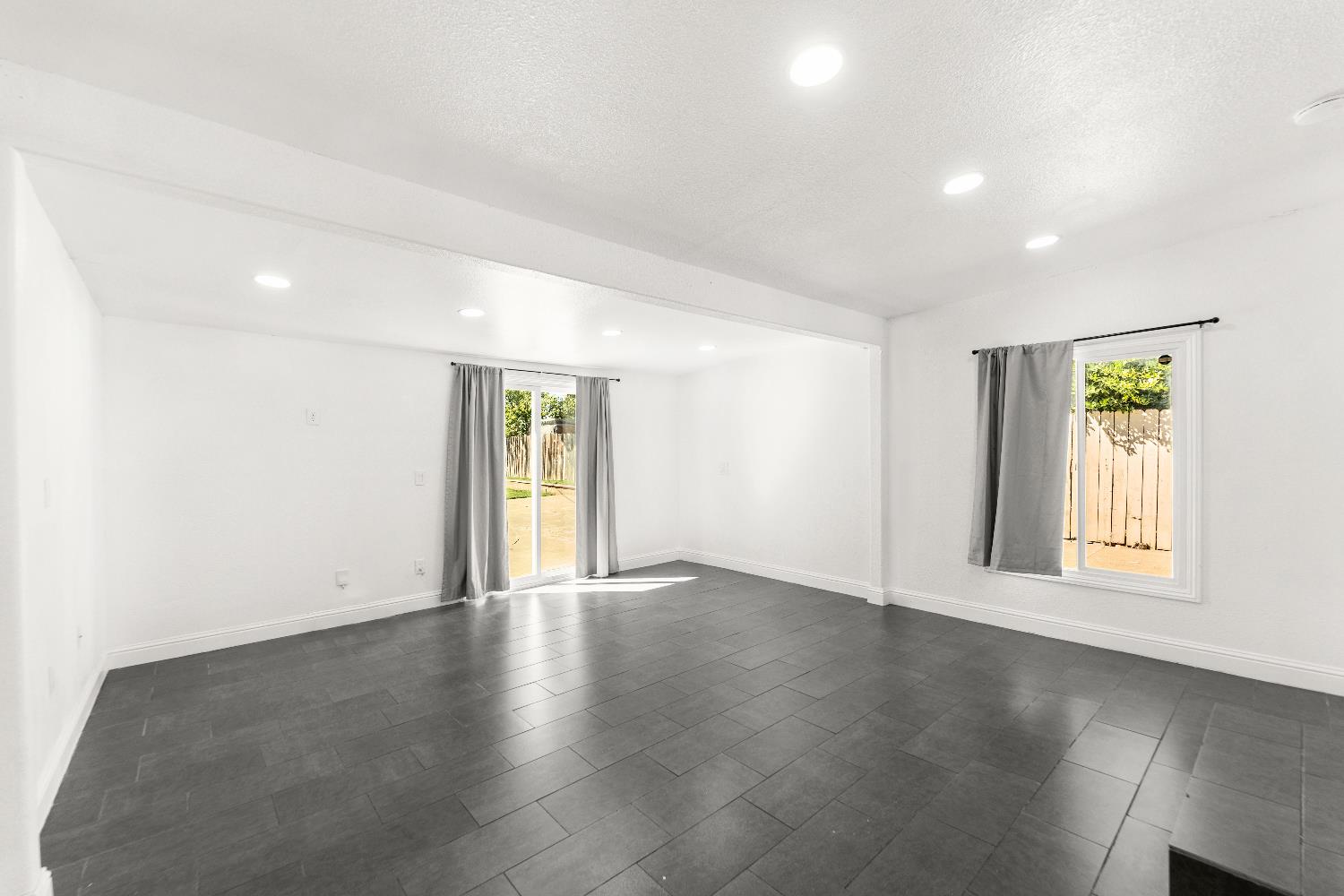 6212 Sampson Boulevard