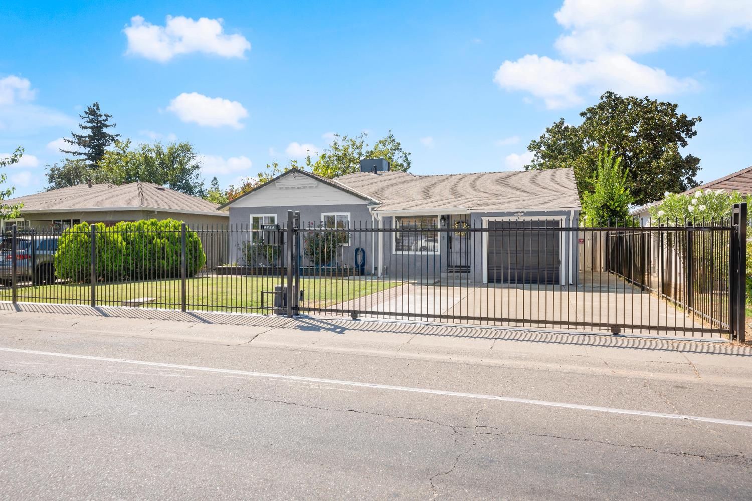 6212 Sampson Boulevard