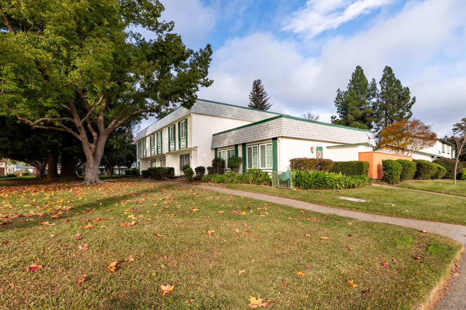 8913 Salmon Falls Drive D