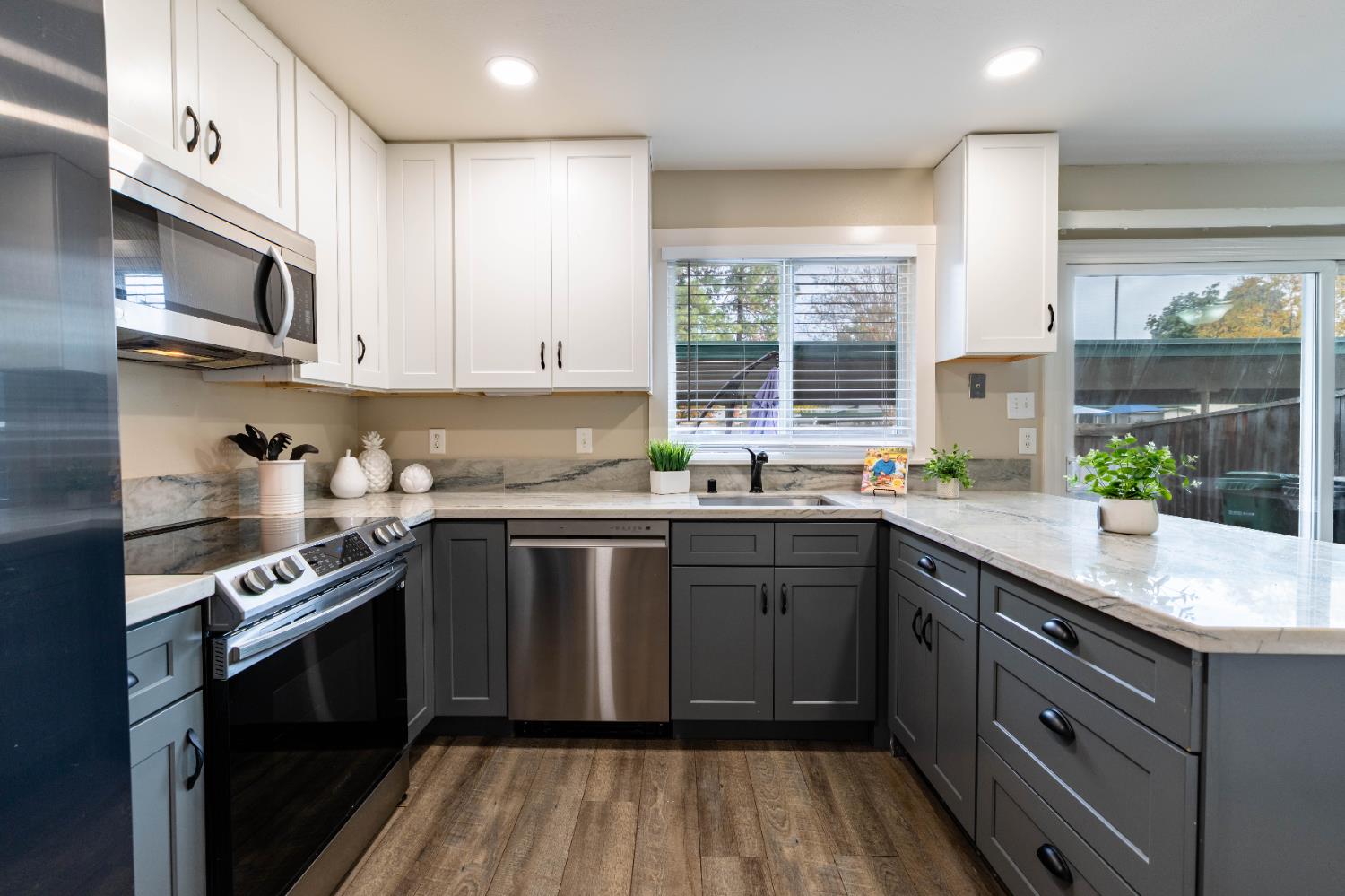 8913 Salmon Falls Drive D