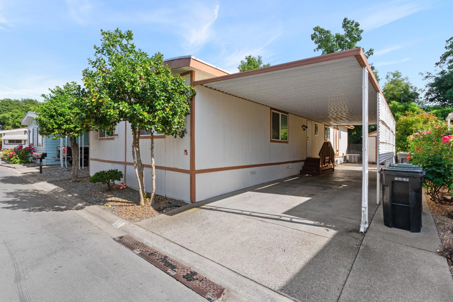19690 N Hwy 99 27