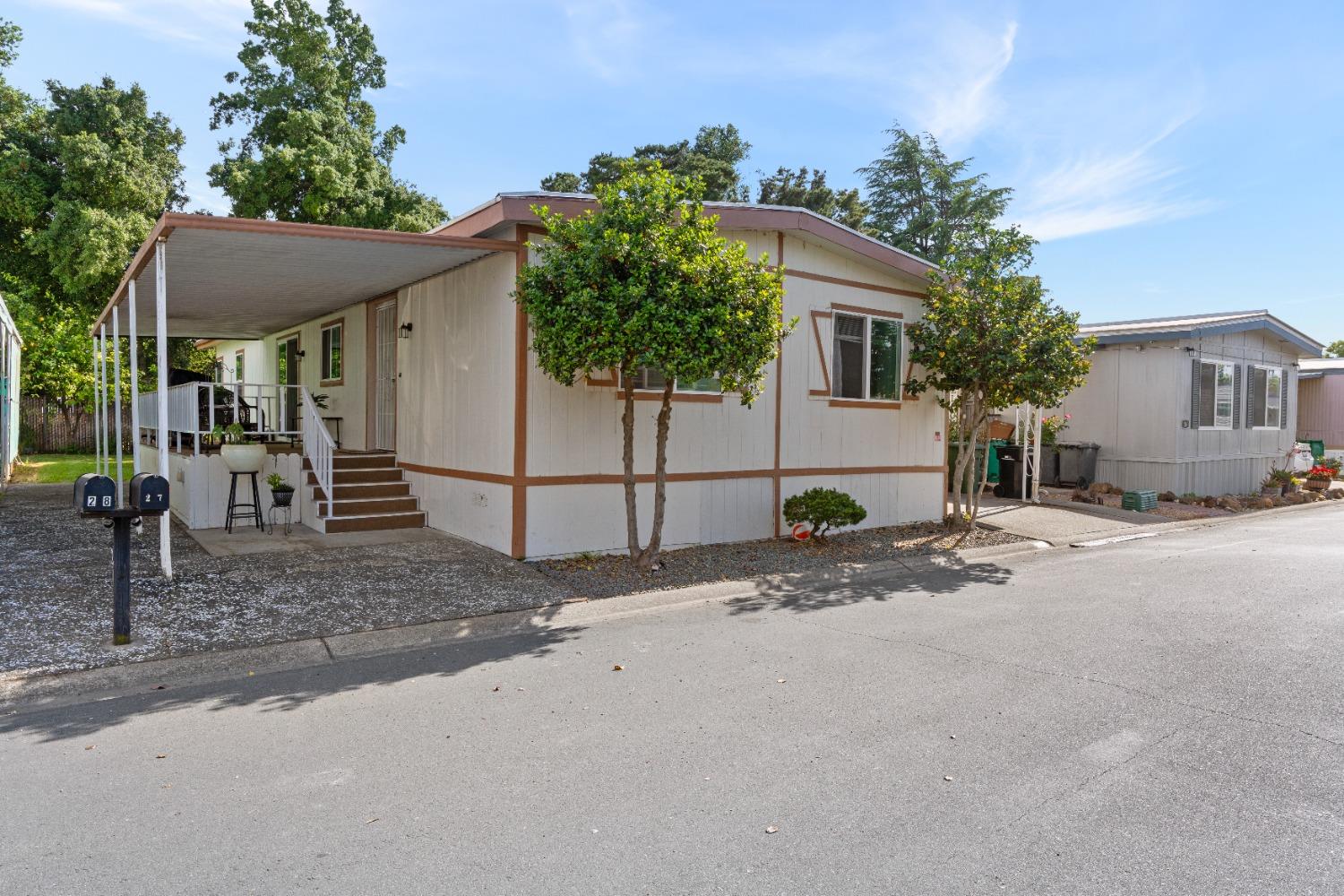 19690 N Hwy 99 27