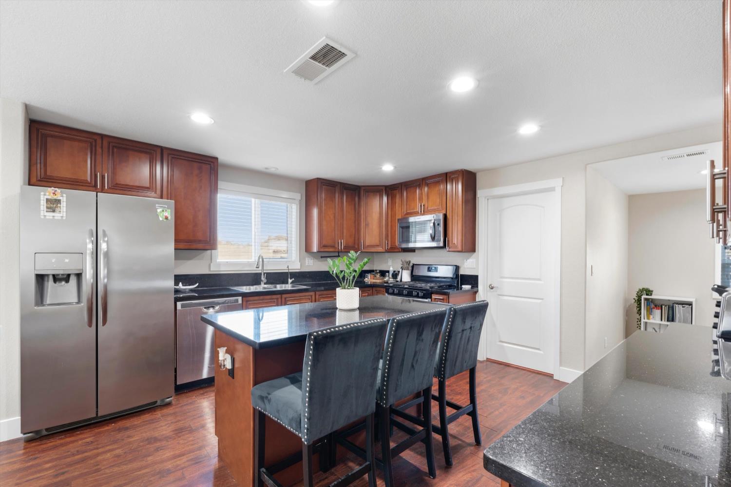 311 W El Camino