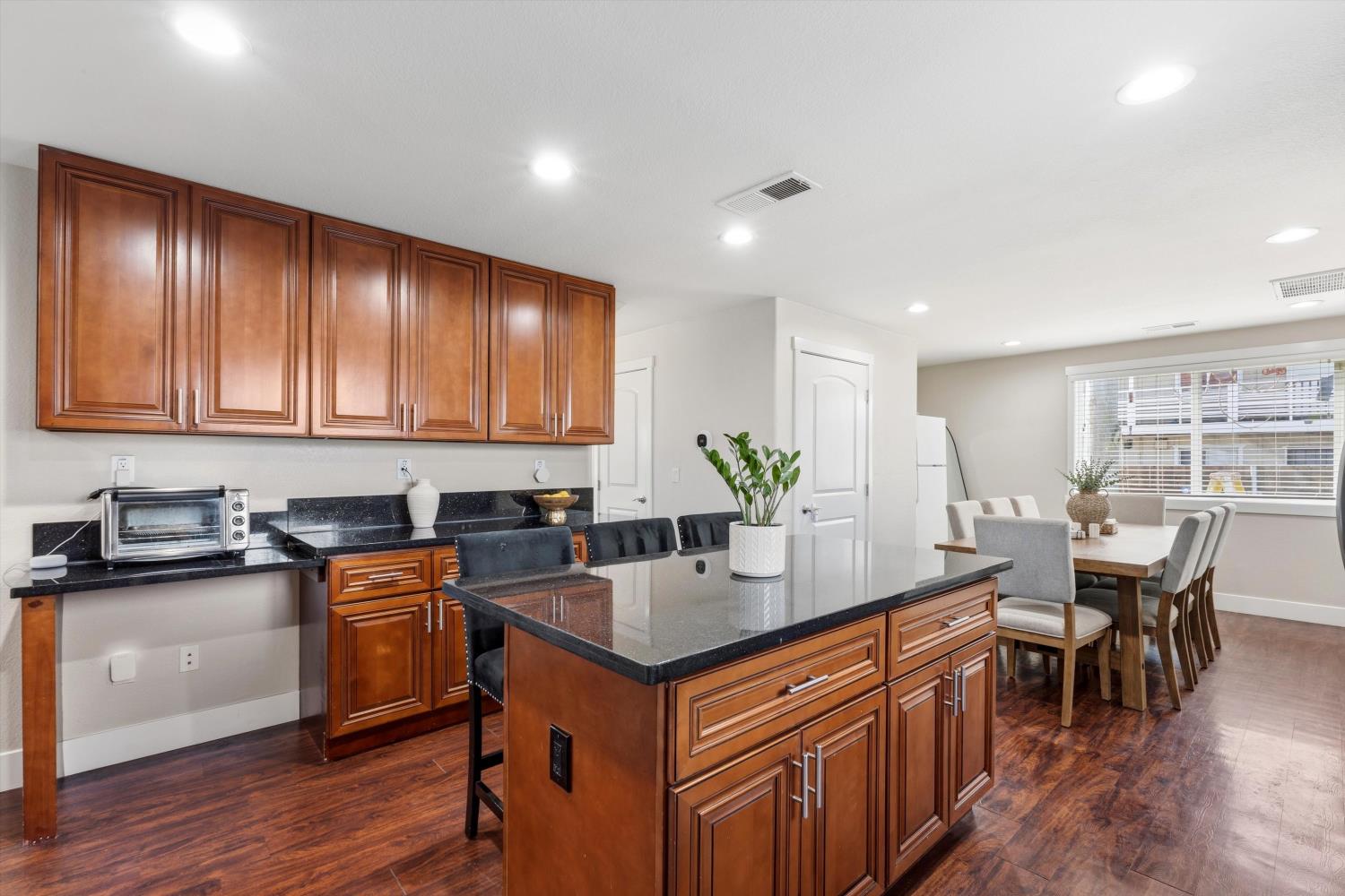 311 W El Camino