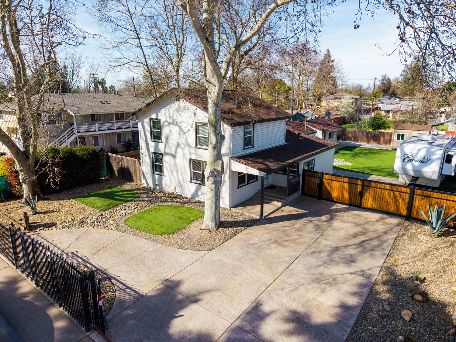 311 W El Camino