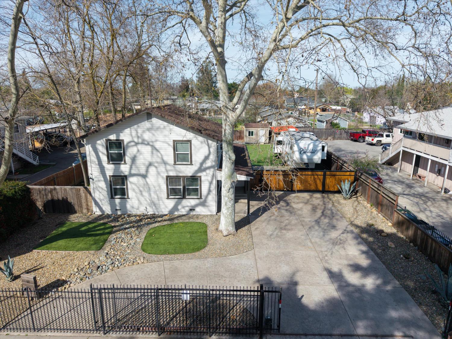 311 W El Camino