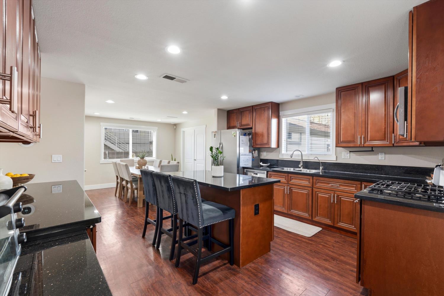 311 W El Camino
