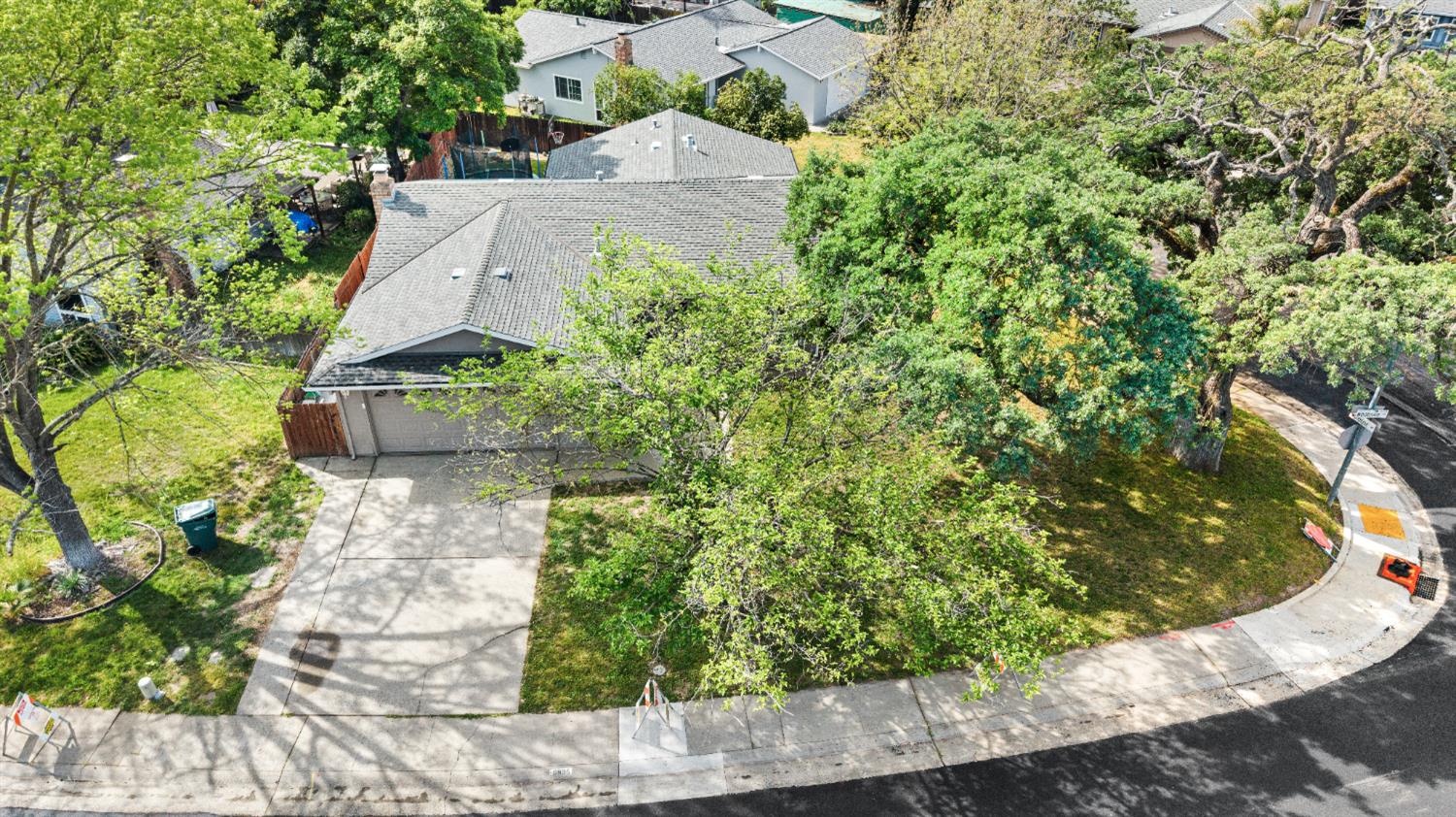 6935 Woodside Drive