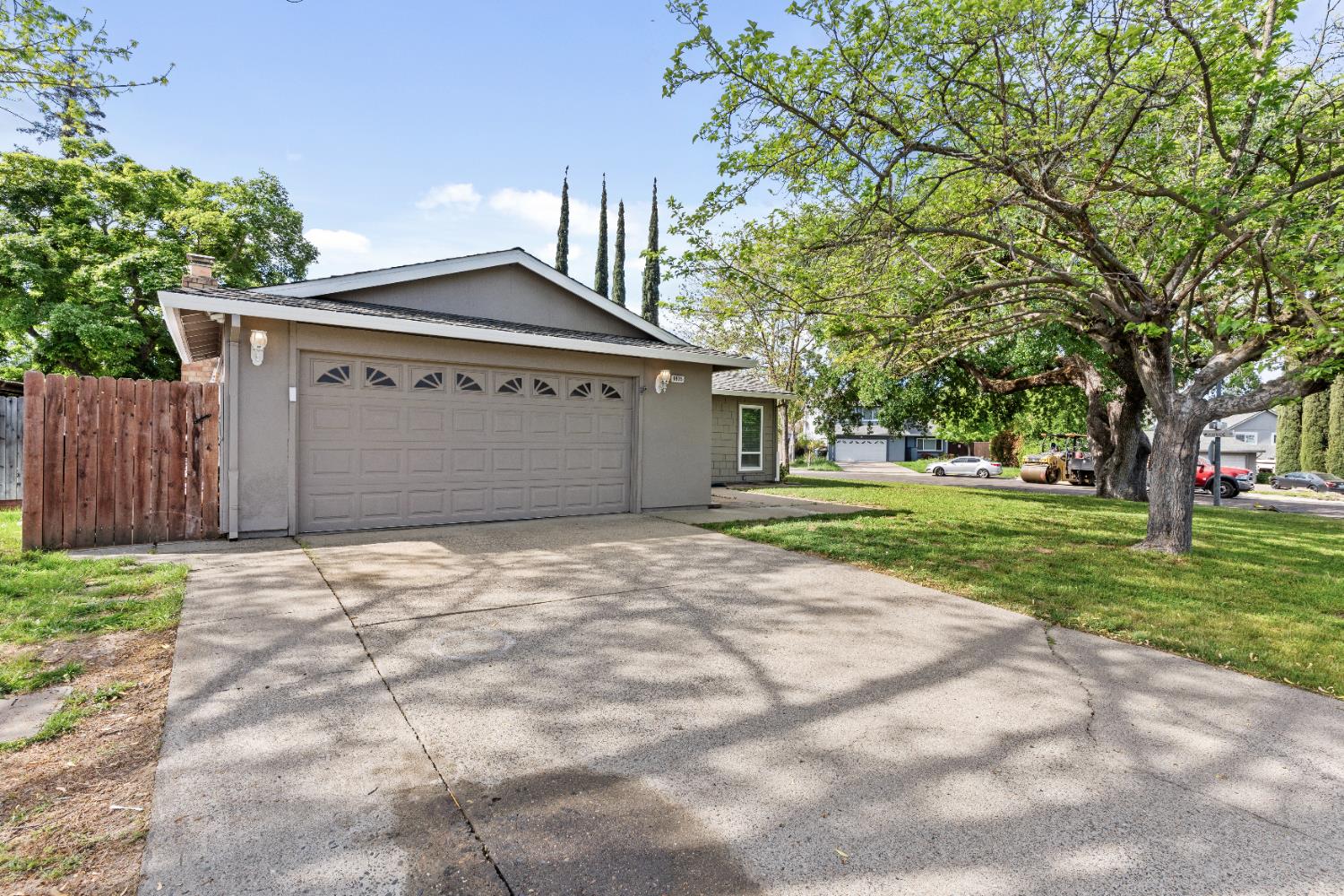 6935 Woodside Drive
