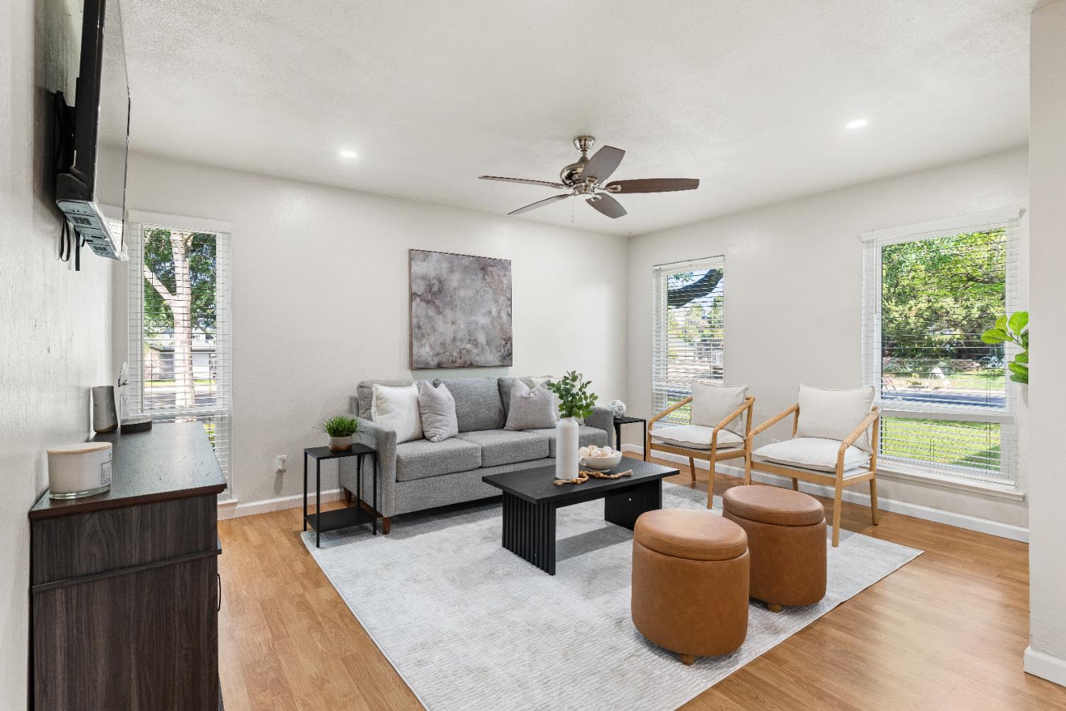 6935 Woodside Drive
