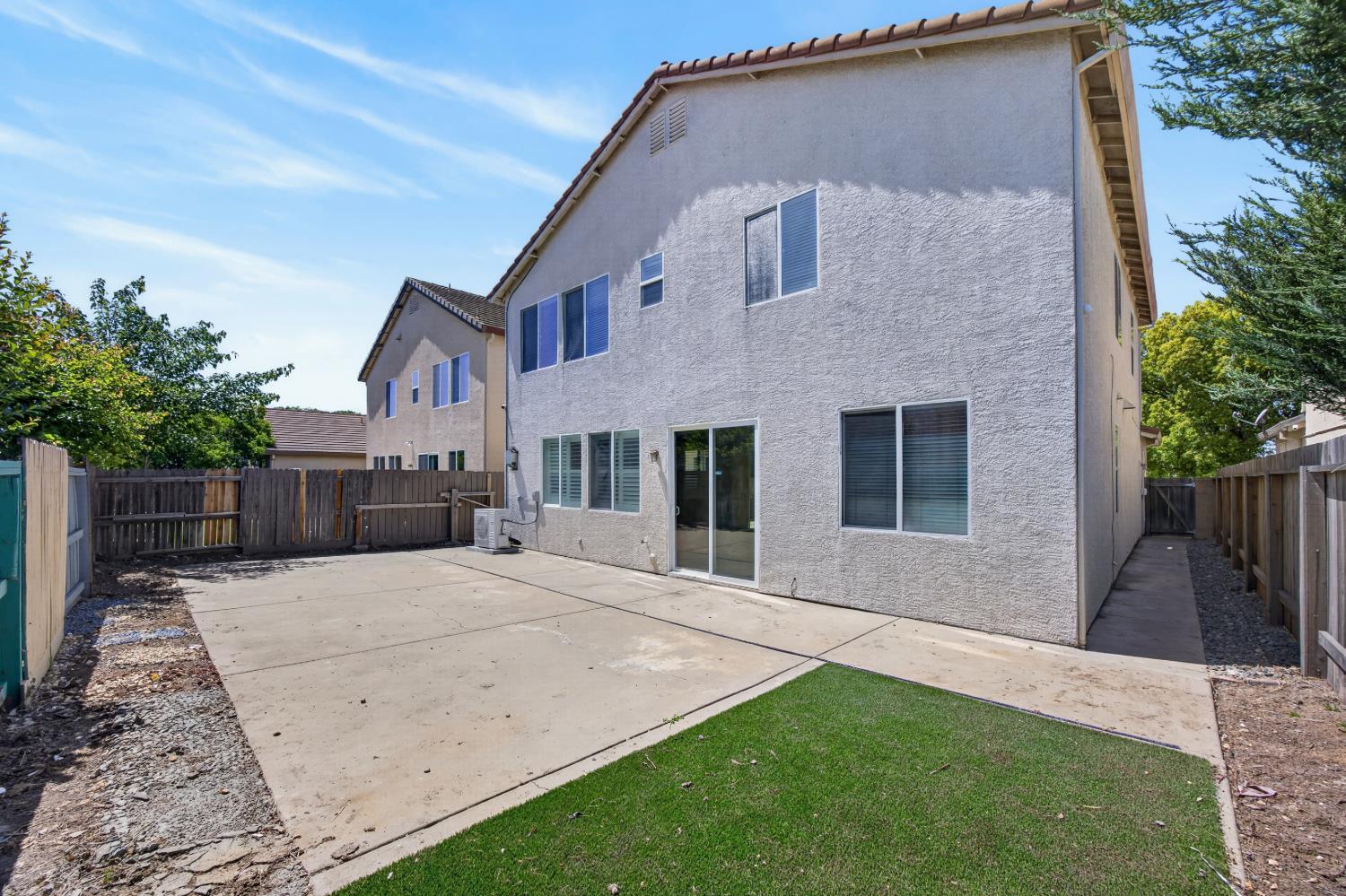 561 Greg Thatch Circle