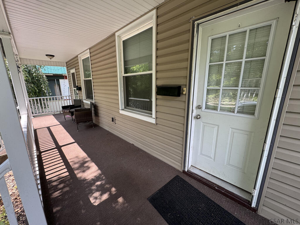 212-214; 214R Clarion Street
