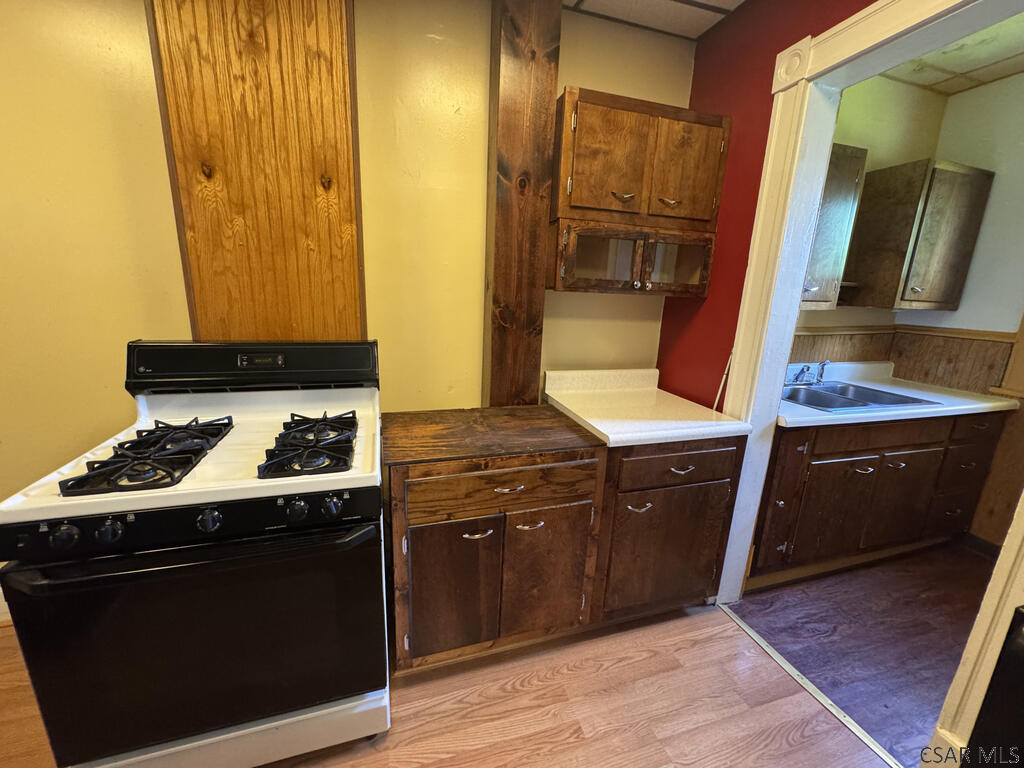 212-214; 214R Clarion Street