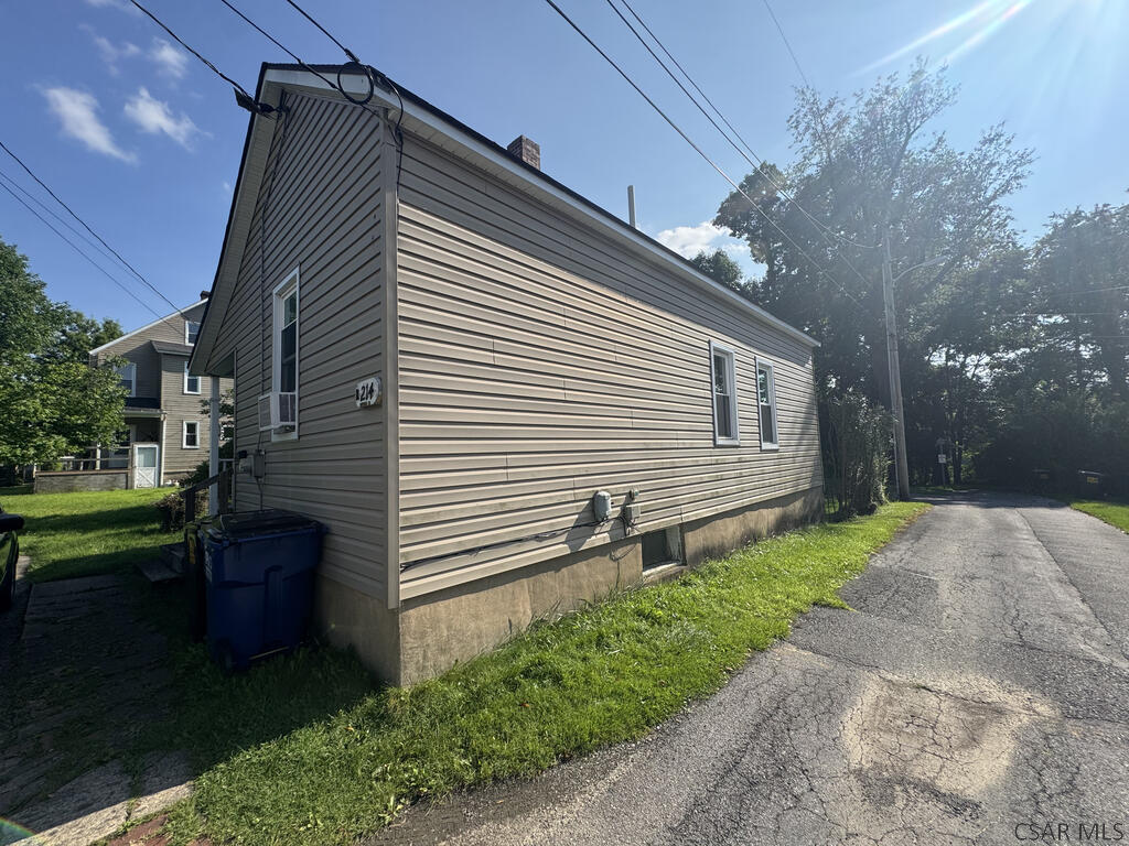 212-214; 214R Clarion Street